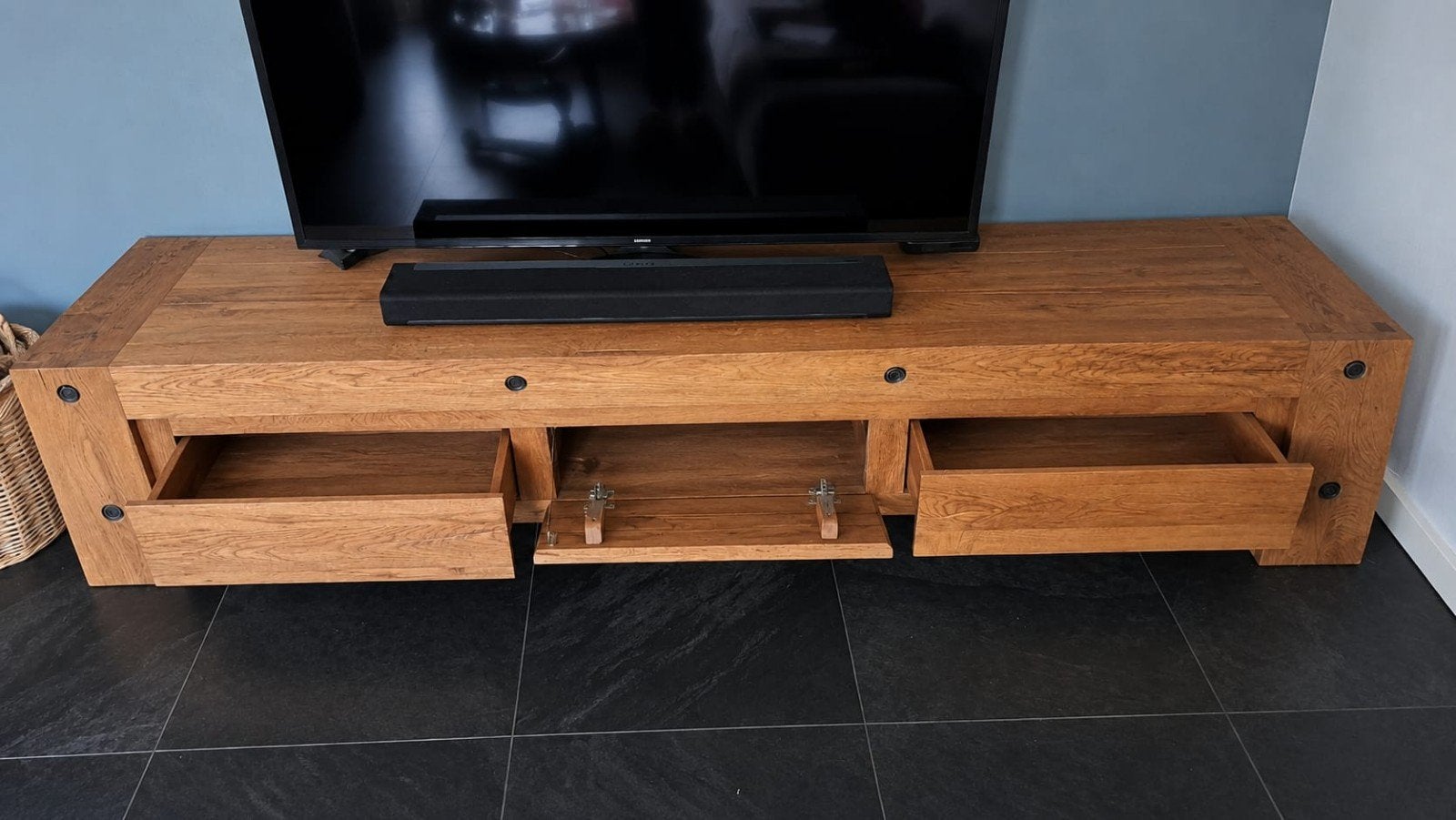 Robuust houten tv-meubel / dressoir (240x50x50 cm), Ophalen, 25 tot 50 cm, Minder dan 100 cm