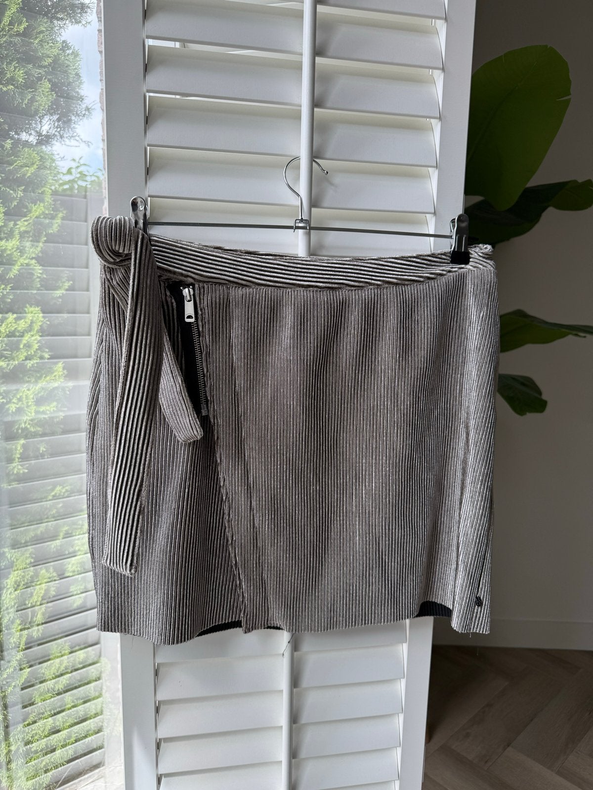 Scotch & Soda Maison Scotch plissé wikkelrok, Maat 38/40 (M), Ophalen of Verzenden, Zo goed als nieuw, Grijs