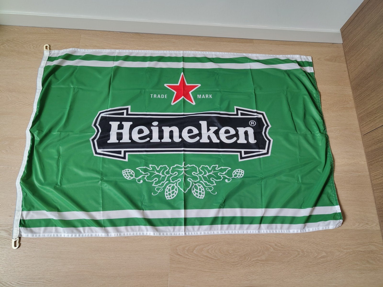 Grote Heinekenvlag, Ophalen, Zo goed als nieuw