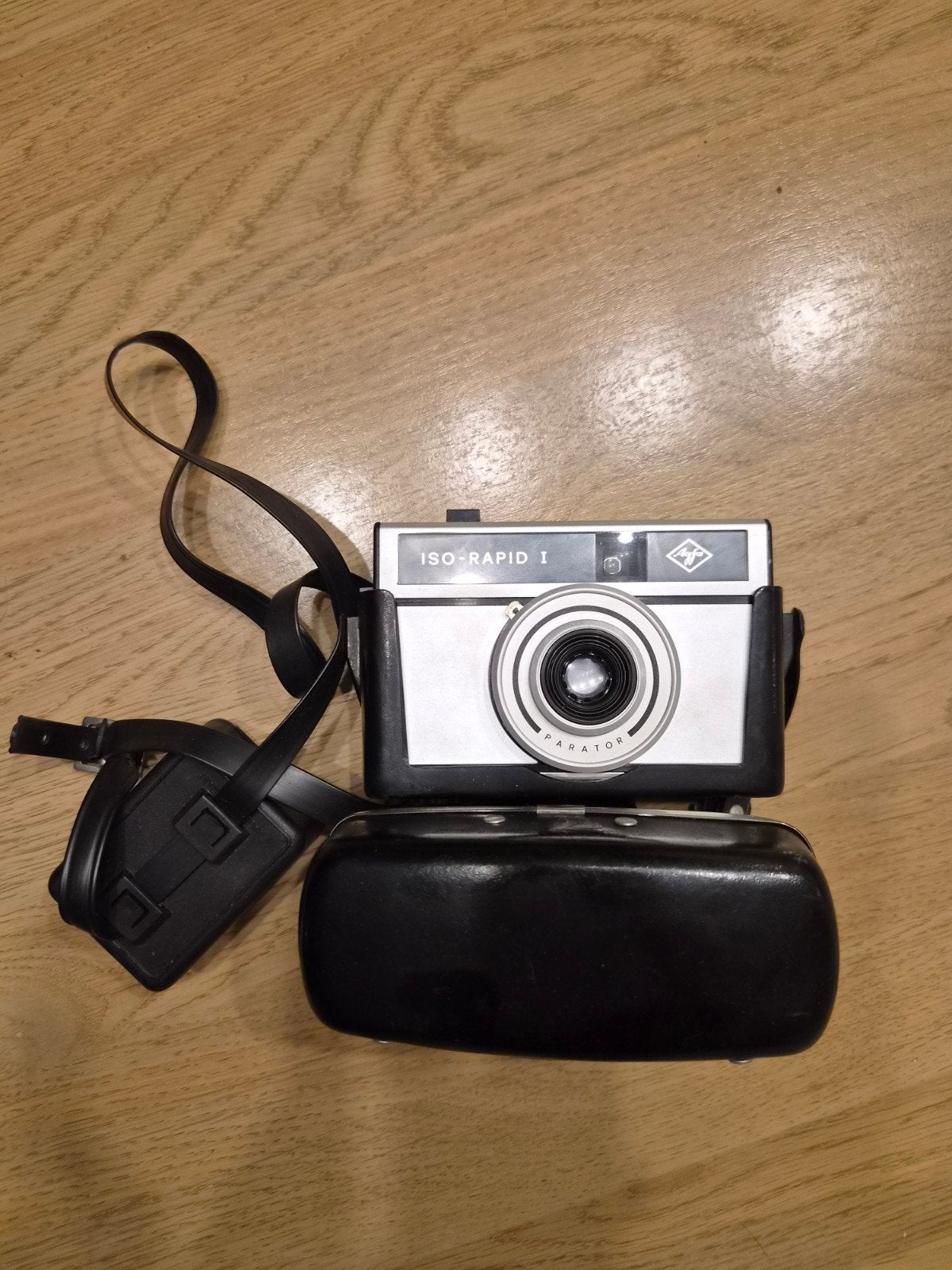 Antieke Agfa Isorapid I camera met lederen tas, Ophalen of Verzenden, Gebruikt, Compact, Overige Merken