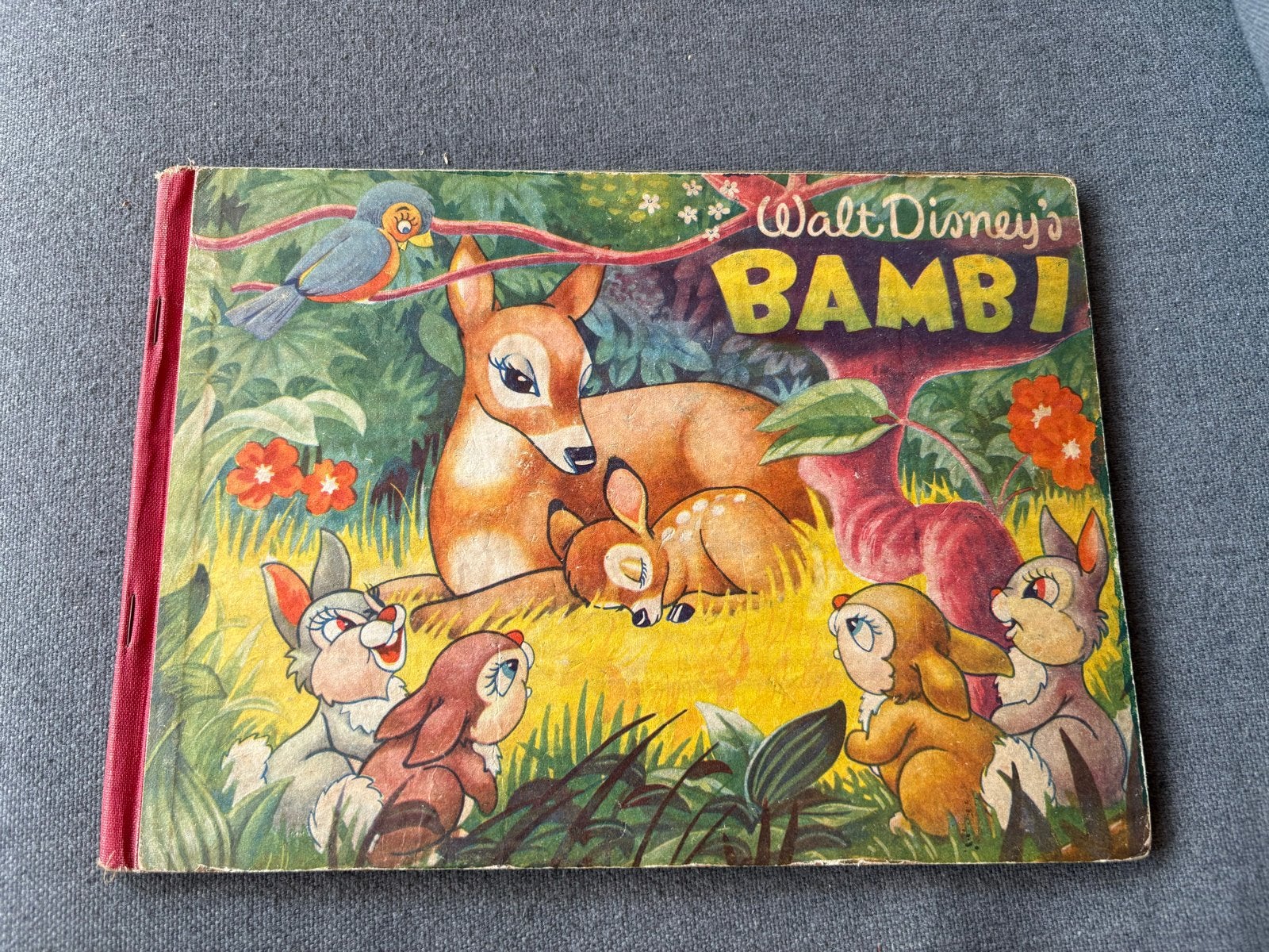Walt Disney Bambi plaatjesalbum compleet - Margriet 1954, Ophalen of Verzenden, Gelezen, Sprookjes