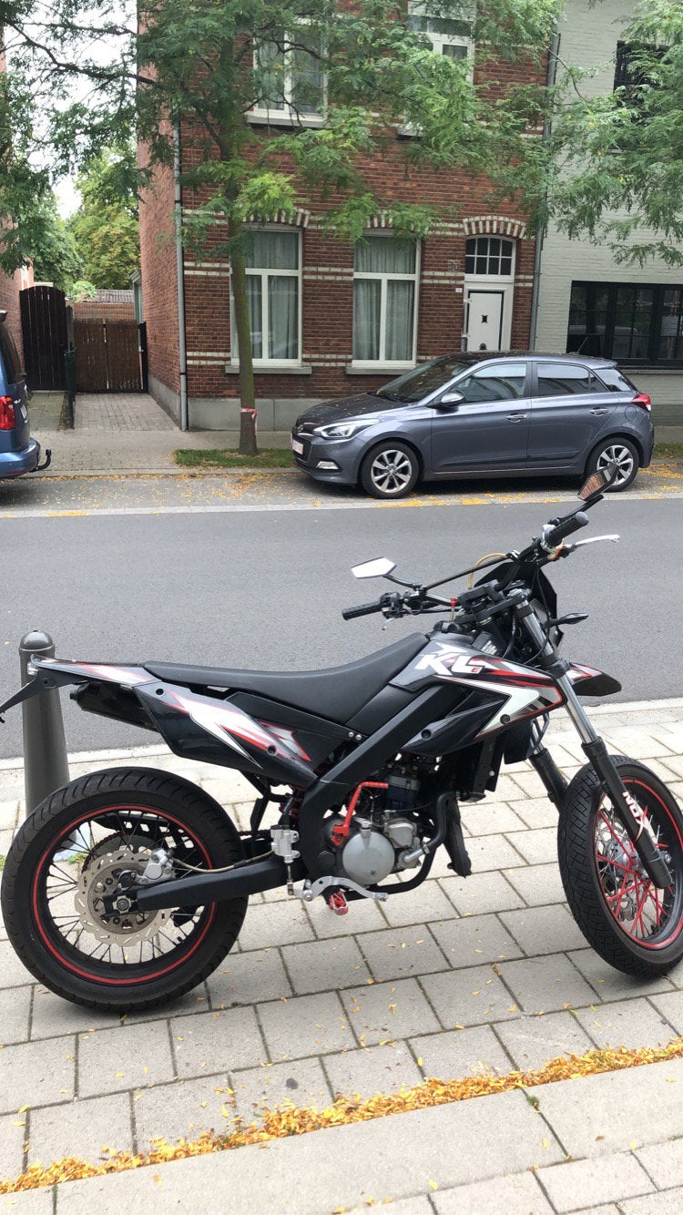 Derbi Senda 2012 (Nox Duel), Ophalen, 6 versnellingen, Maximaal 45 km/u, Zo goed als nieuw