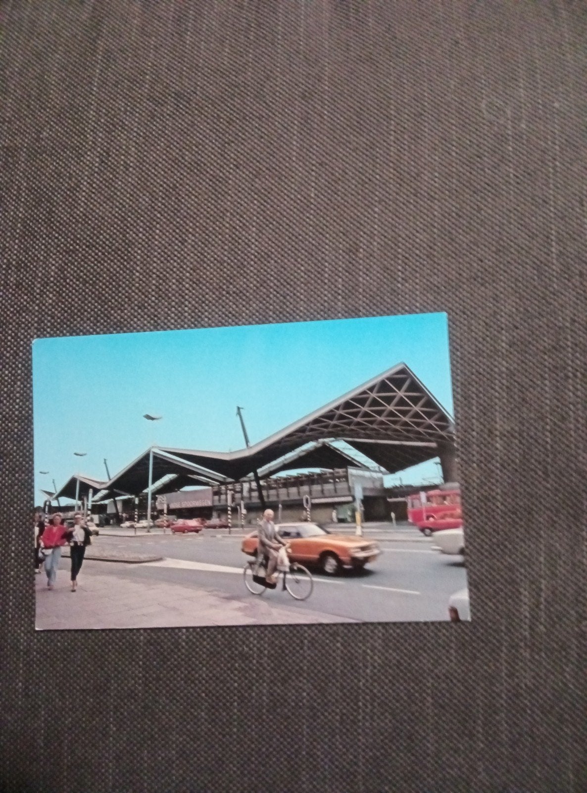 Vintage Ansichtkaart Tilburg Station - Jaren '80, Verzamelen, Ansichtkaarten | Nederland, Ophalen of Verzenden, 1980 tot heden