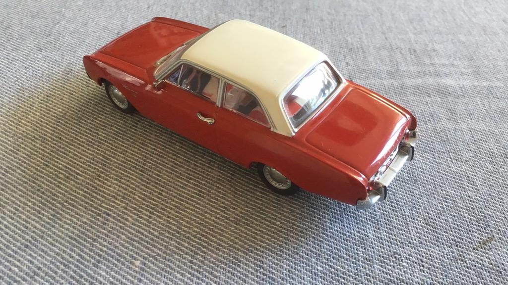 MINICHAMPS FORD TAUNUS 17 M 1960-1964 BIJNAAM  “ DE BADKUIP”, Ophalen of Verzenden, Zo goed als nieuw