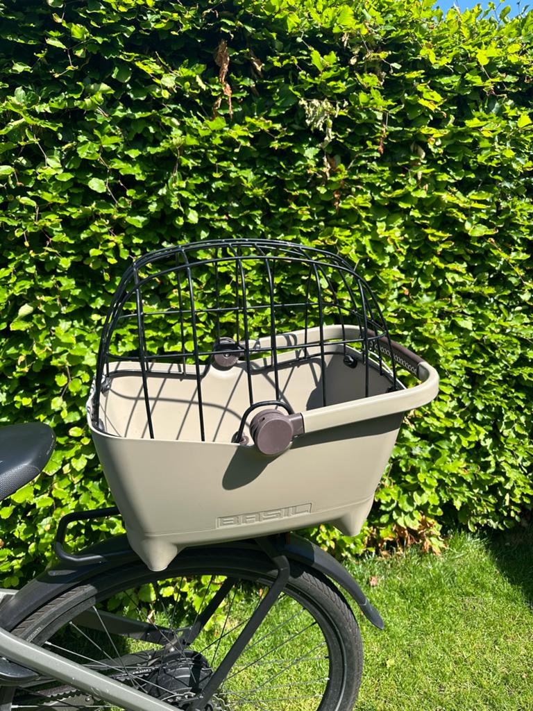 Basil Hondenfietsmand Buddy MIK 2.0 Biscotti Brown, Fietsen en Brommers, Ophalen, Zo goed als nieuw, Hondenkar, Minder dan 20 kg