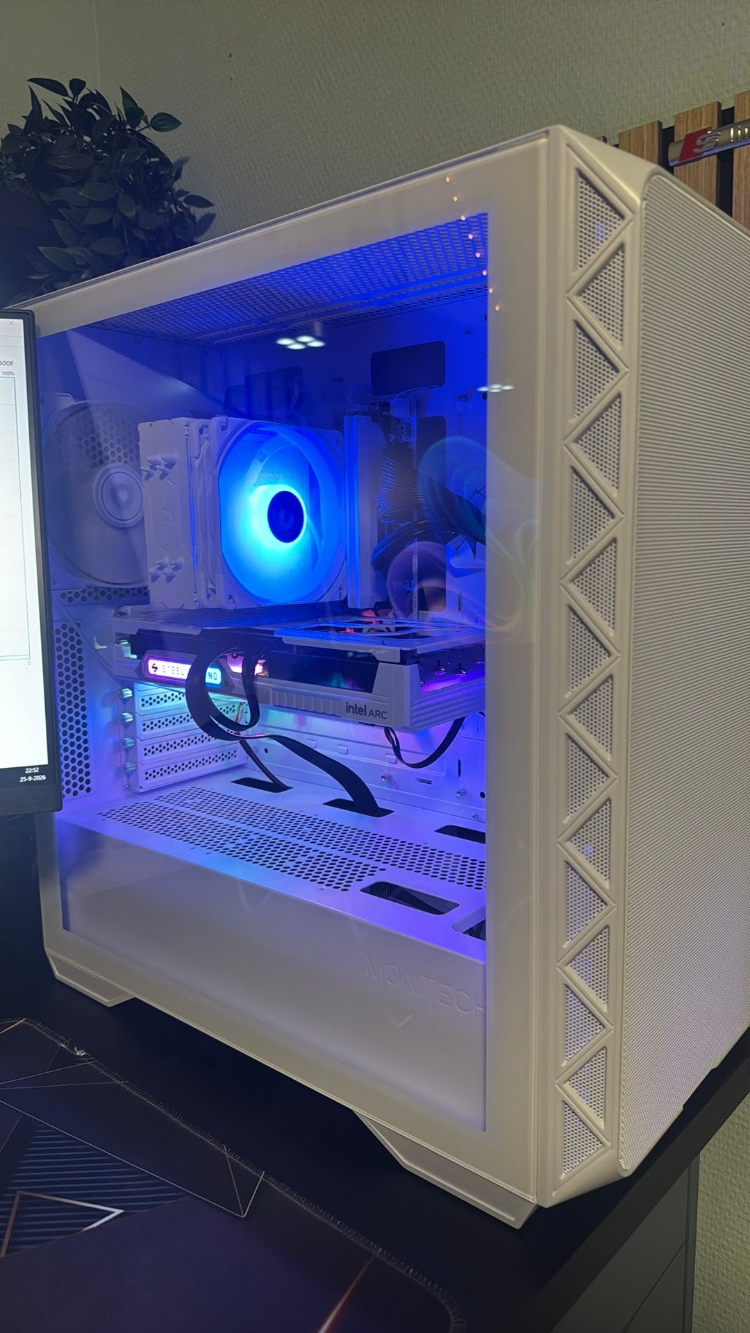 Montech PC Case, Ophalen, Zo goed als nieuw