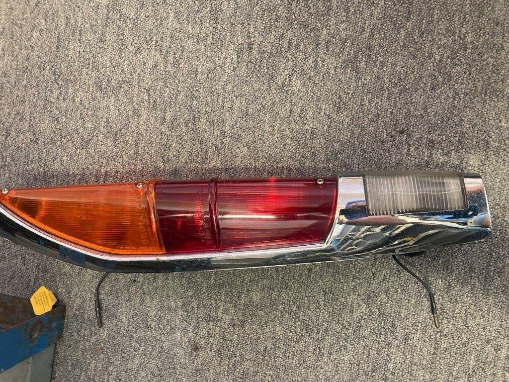 achterlicht Peugeot 404 met achteruitrij verlichting, Auto-onderdelen, Ophalen of Verzenden, Gebruikt, Peugeot