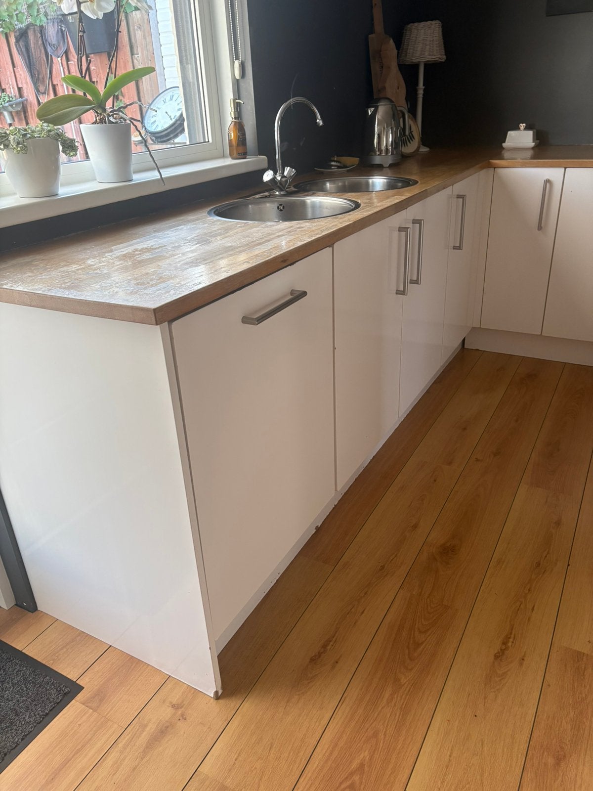 Hoogglans witte keuken met eiland, Huis en Inrichting, Keuken | Complete keukens, Gebruikt, Wit, Ophalen of Verzenden, Hout