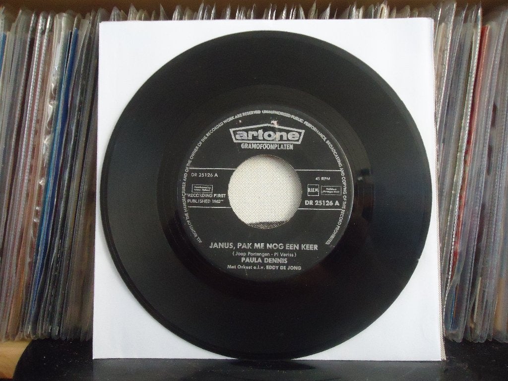 7" Single Paula Dennis - Janus, Pak Me Nog Een Keer / Je Moe, Gebruikt, 7 inch, Ophalen of Verzenden, Pop