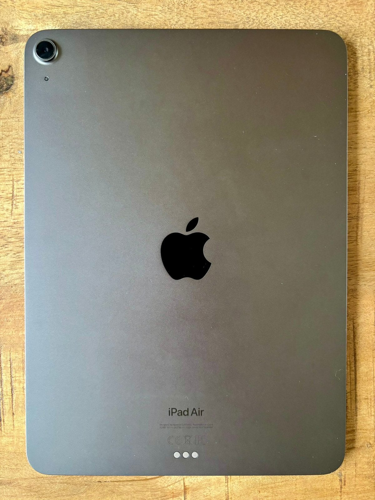 Foto 3 van Apple iPad Air 5e generatie 64GB Wi-Fi Space Grey