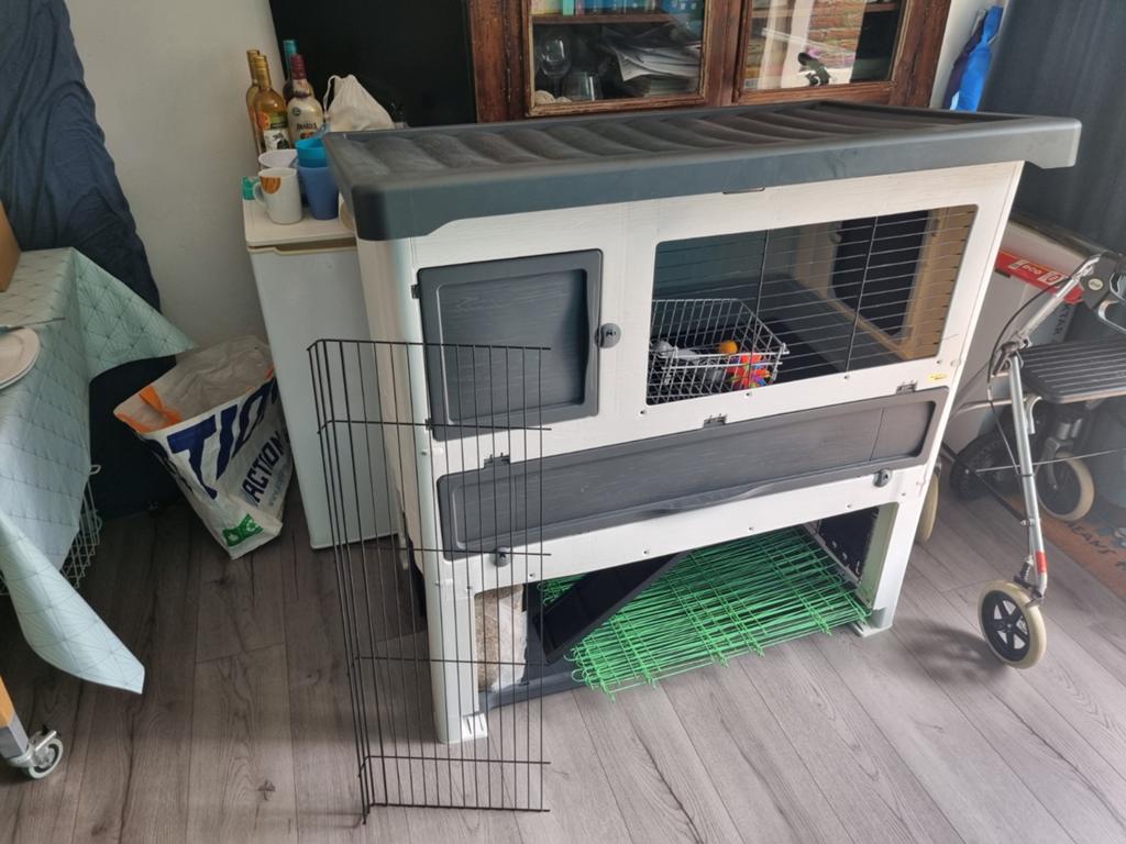 Konijnenhok en toebehoren., Dieren en Toebehoren, Knaagdieren en Konijnen | Hokken en Kooien, Ophalen, 110 cm of meer, Zo goed als nieuw