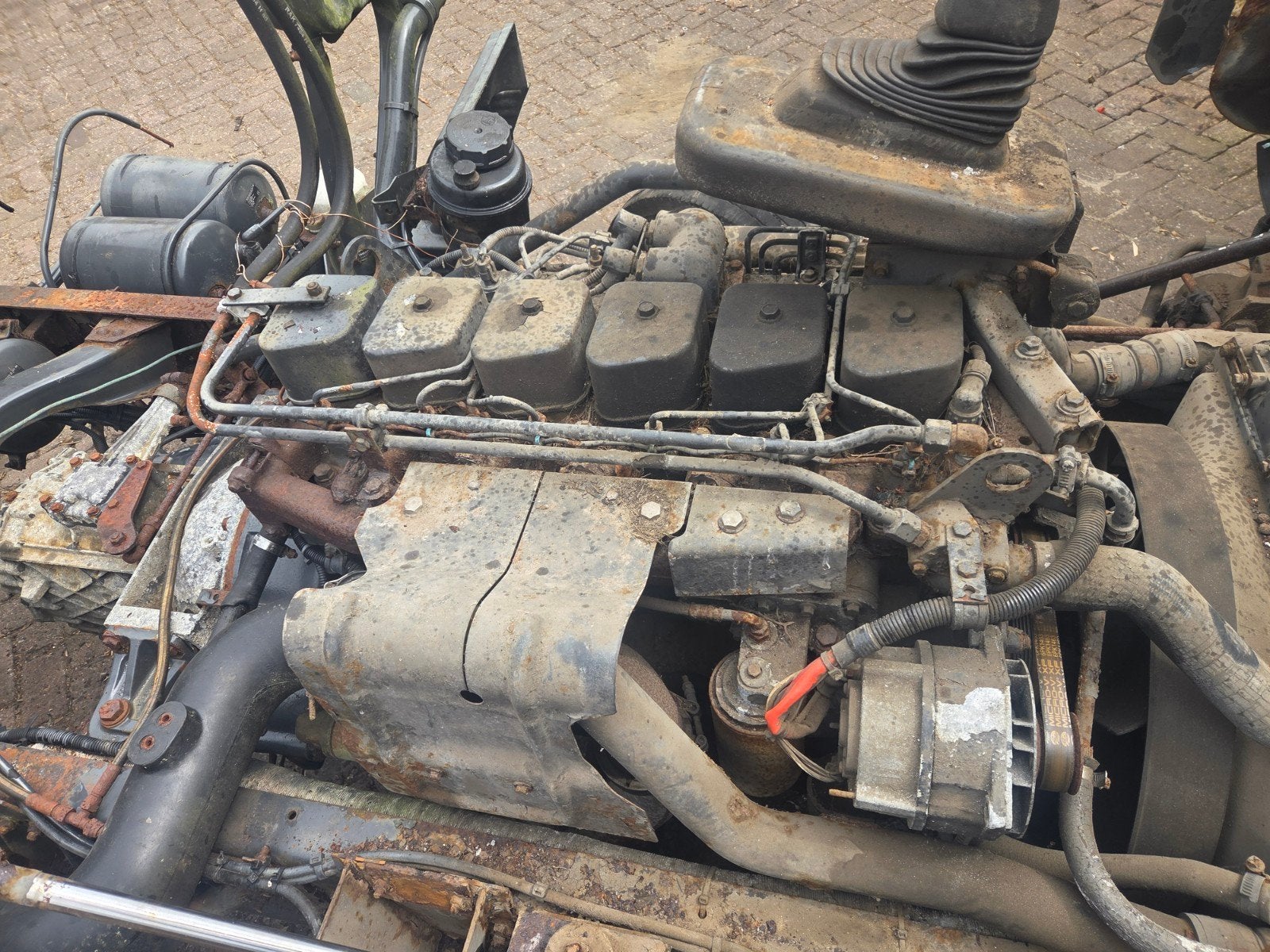Cummins 6 cilinder met bak daf 45 vooras achteras, Ophalen, DAF