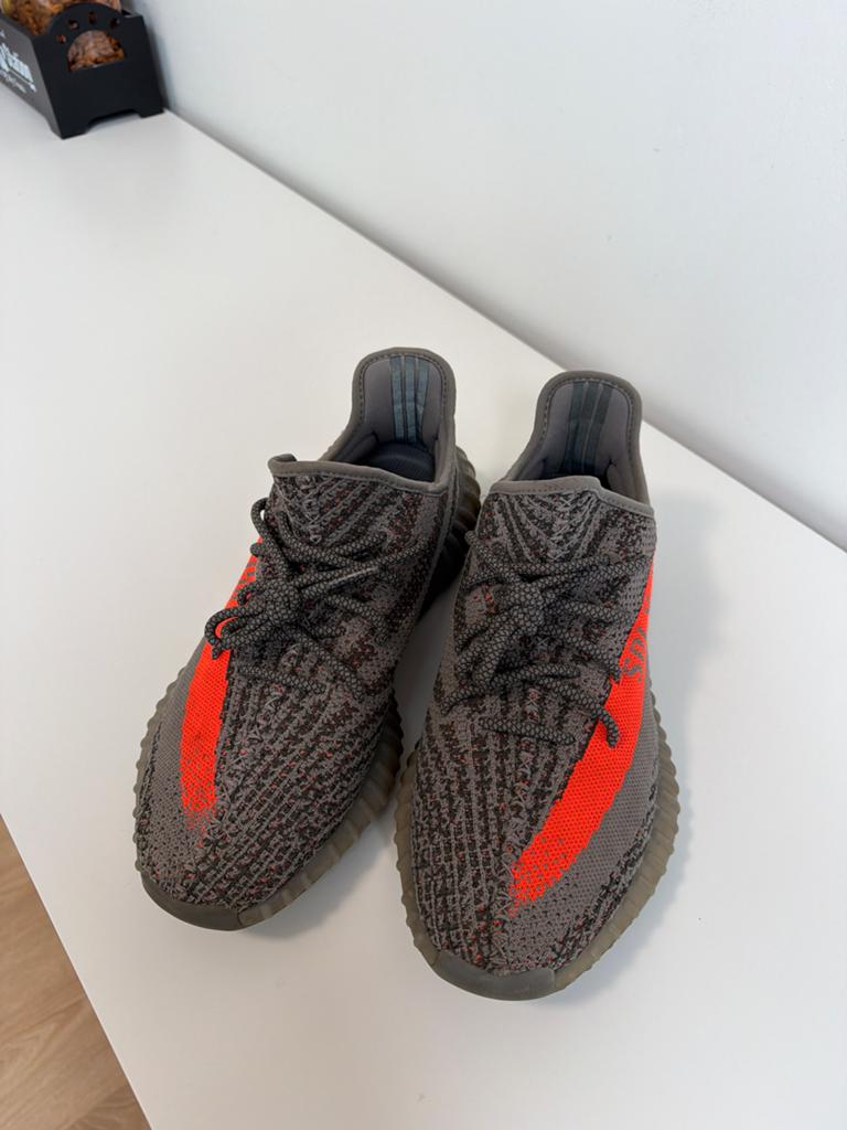Adidas Yeezy Boost 350 V2 Beluga 2.0 - Maat 46, Ophalen of Verzenden, Gedragen, Overige kleuren, Sneakers of Gympen