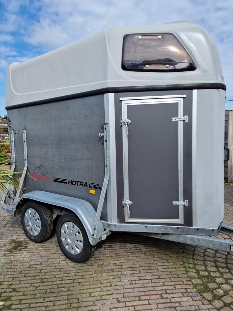Hotra Salinero 1 1/2 paards trailer dec. 2005, Dieren en Toebehoren, Paarden en Pony's | Trailers en Aanhangwagens, Ophalen, Gebruikt