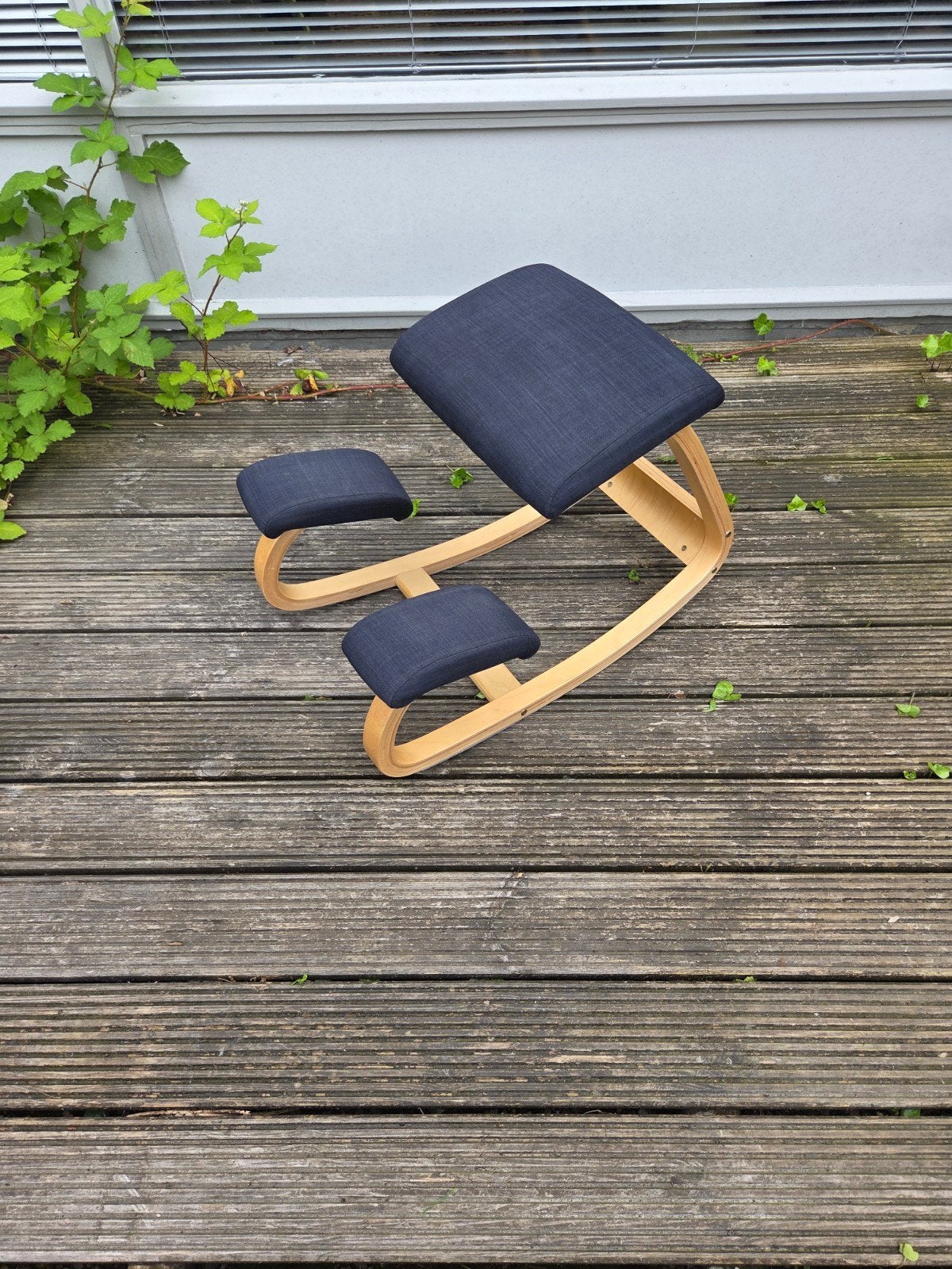 Ergonomische kniestoel - Zwart/Hout, Ophalen, Zwart, Ergonomisch, Zo goed als nieuw