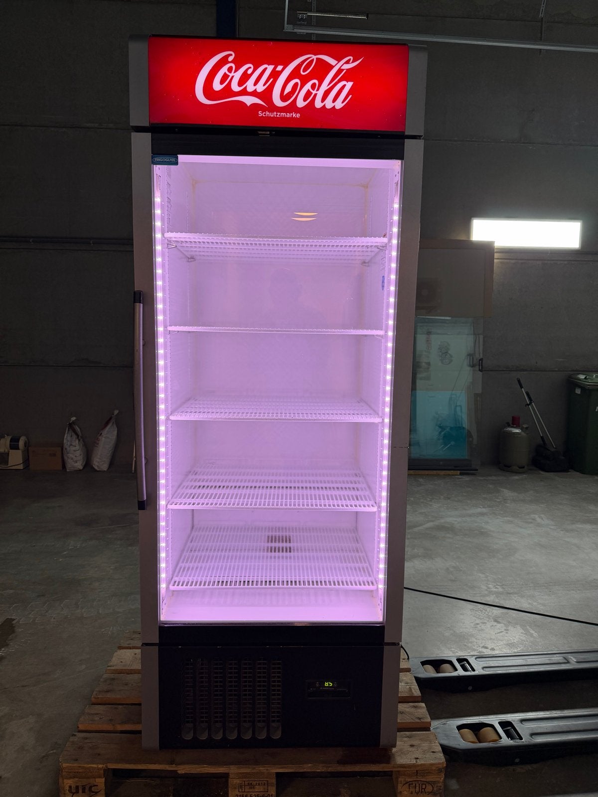 Coca-Cola Koelkast - Glazen Deur - Perfect voor Drankjes, Ophalen, 200 liter of meer, 60 cm of meer, 160 cm of meer