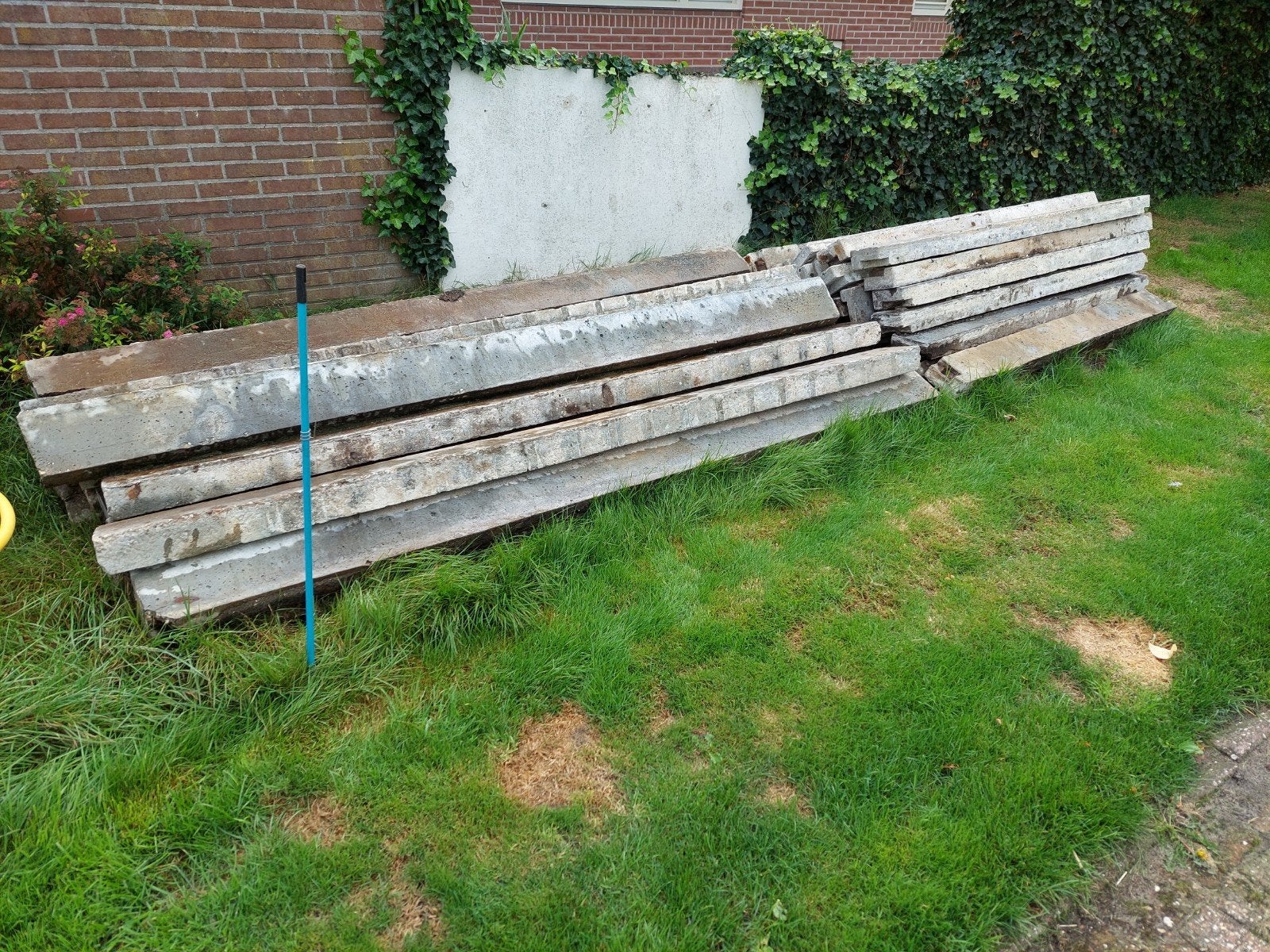 partij beton lateien GATIS !!!, Ophalen, Gebruikt