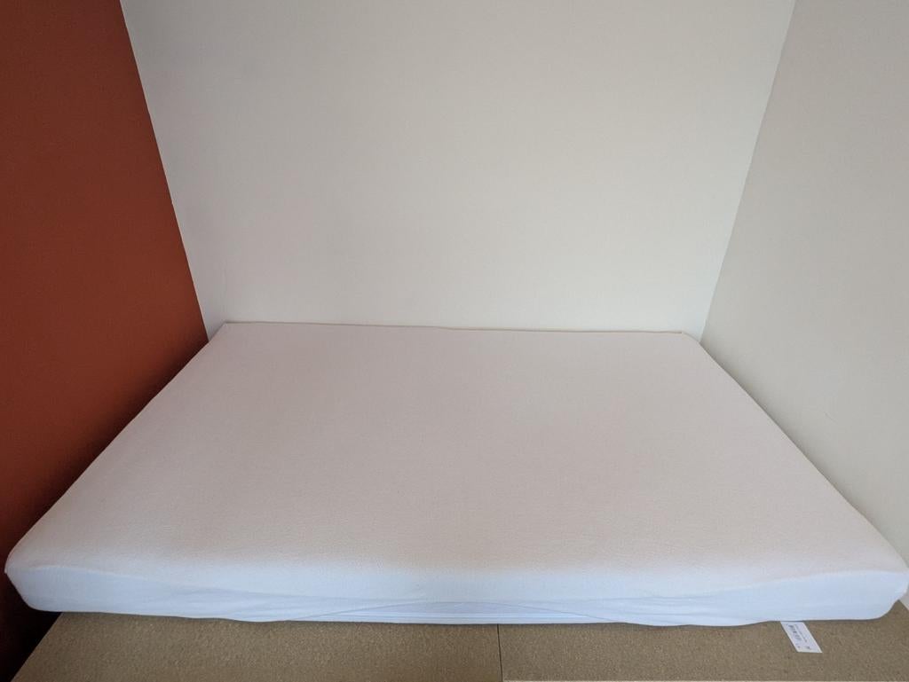 Mattress + Mattress Protector, Ophalen, Zo goed als nieuw, Twijfelaar, 200 cm