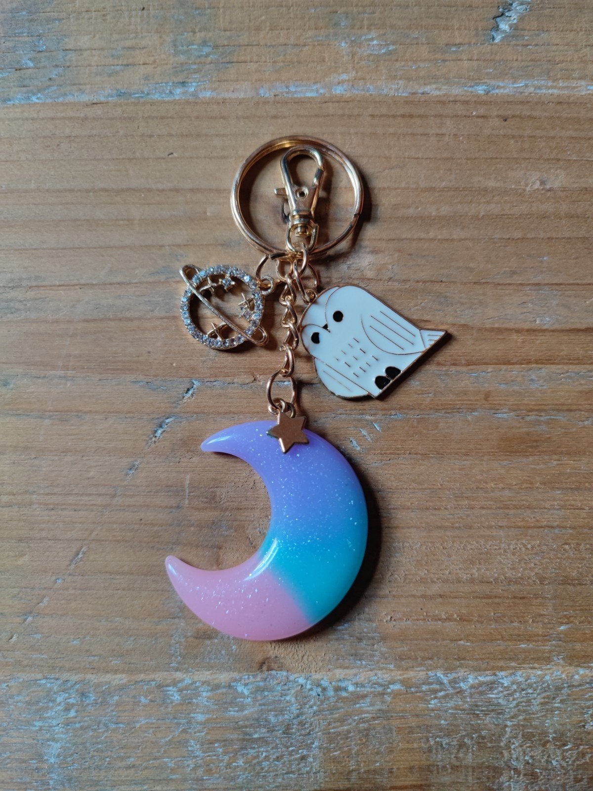 Nieuwe sleutelhanger met maan, uil en planeet, Ophalen of Verzenden, Nieuw, Overige typen