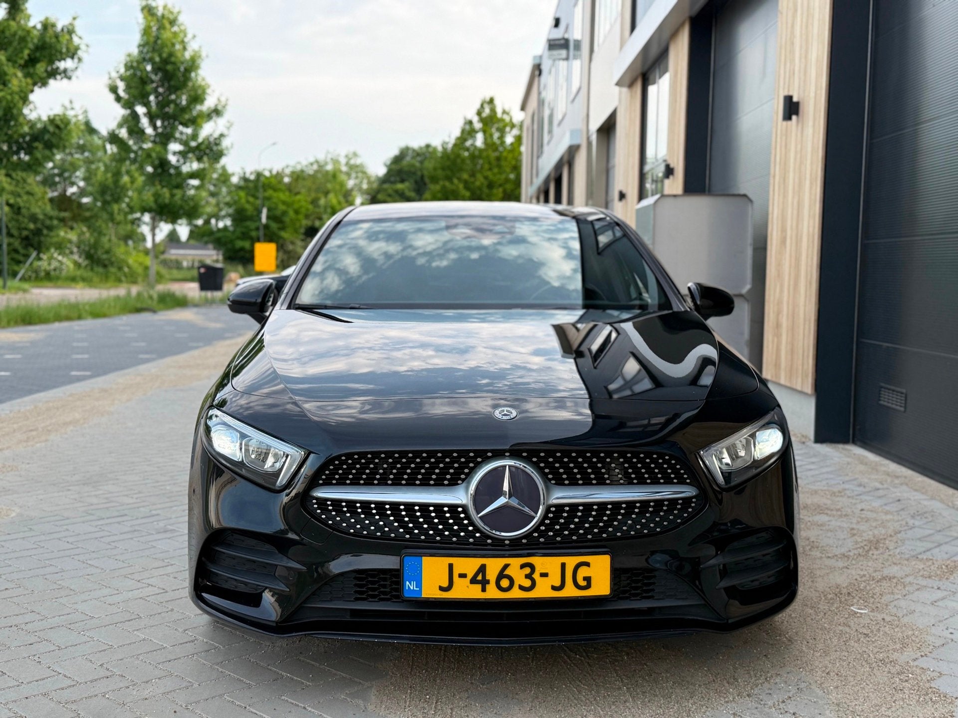 Mercedes-Benz A-klasse A180d AMG-Line AUTOMAAT/LEDER/XENON/M, Auto's, Gebruikt, 4 cilinders, 116 pk, Zwart