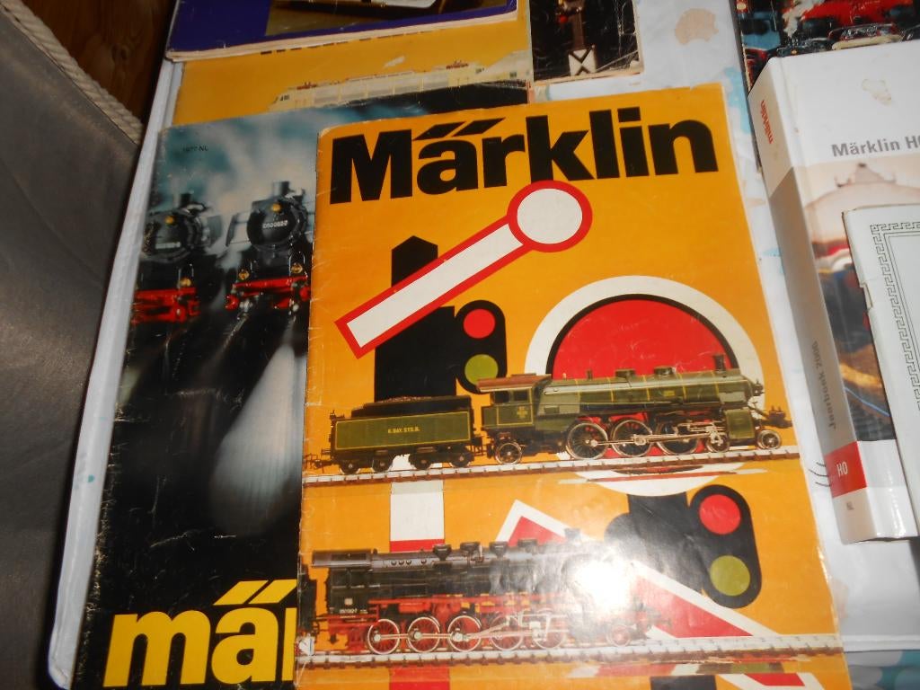 Märklin diverse catalogi.. 1 Euro per catalogus ( FOL 13 ), Gebruikt, Gelijkstroom of Wisselstroom, Märklin, Boek, Tijdschrift of Catalogus