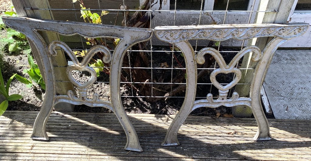 Leuke Gietijzeren Poten voor Tafel - vintage retro, Ophalen