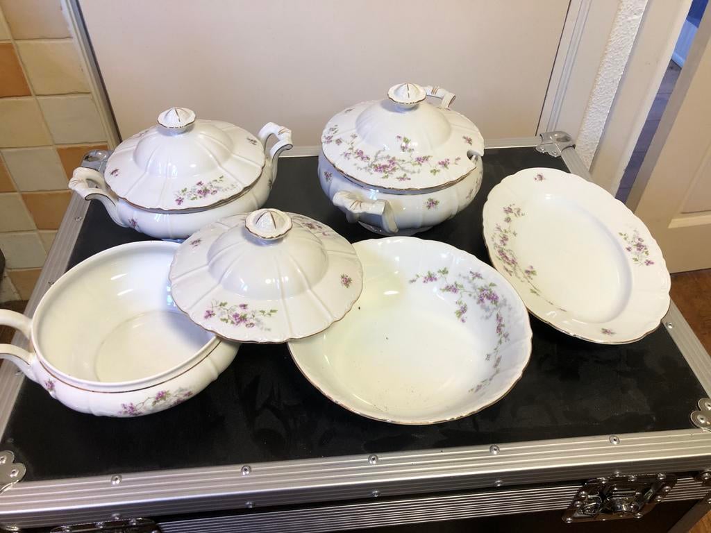 wit Krautheim servies met paarse bloemetjes en gouden rand, Gebruikt, Ophalen of Verzenden, Overige stijlen, Porselein
