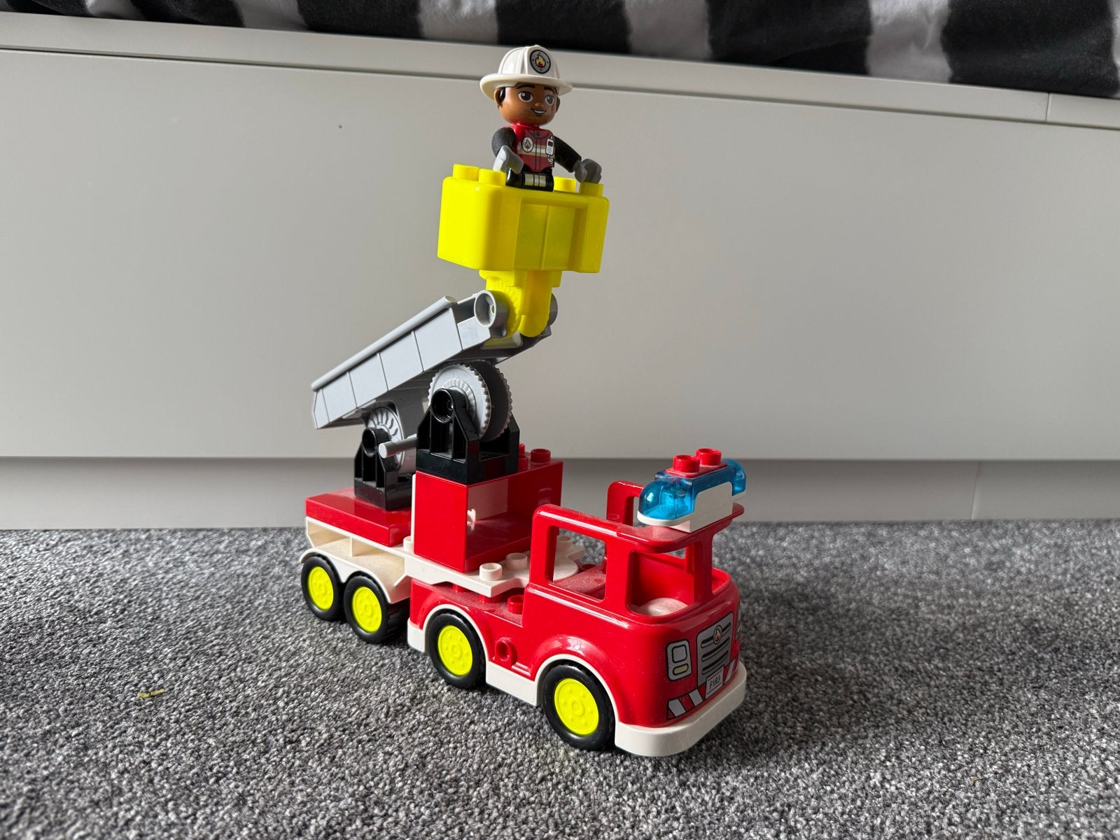 Lego Duplo Brandweerwagen met Brandweerman, City, Ophalen of Verzenden, Zo goed als nieuw, Compleet