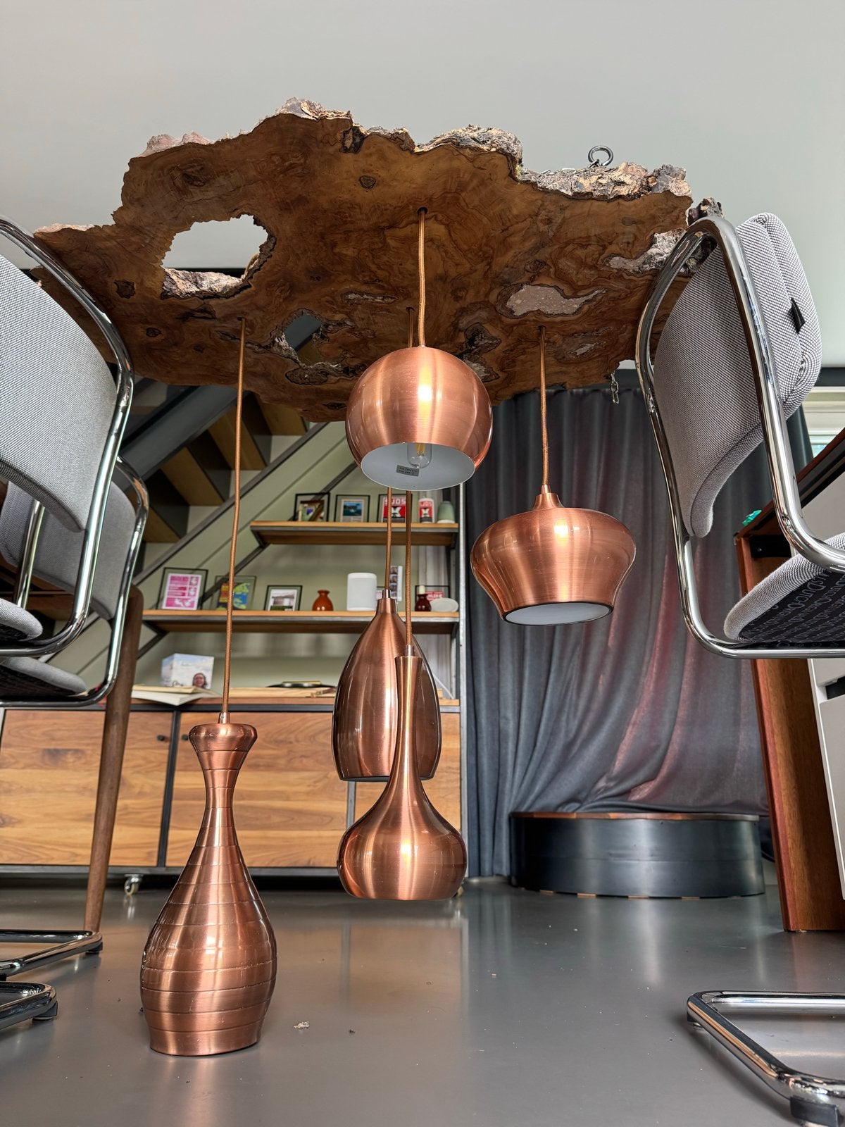 Unieke handgemaakte koperen hanglamp met houten plafondplaat, Ophalen, Zo goed als nieuw, Metaal, E27 (groot)