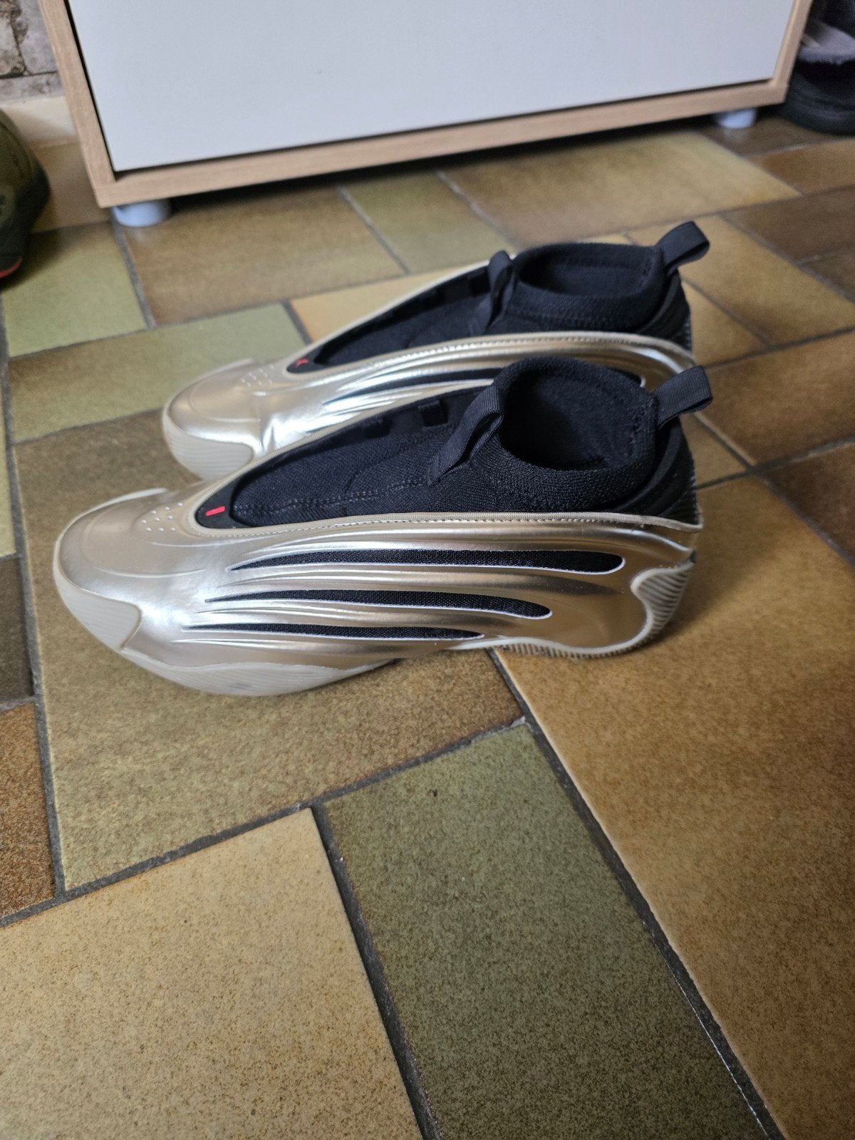 basketbal  adidas schoen maat 43 1/3, Ophalen of Verzenden, Zo goed als nieuw, Kap, Piaggio