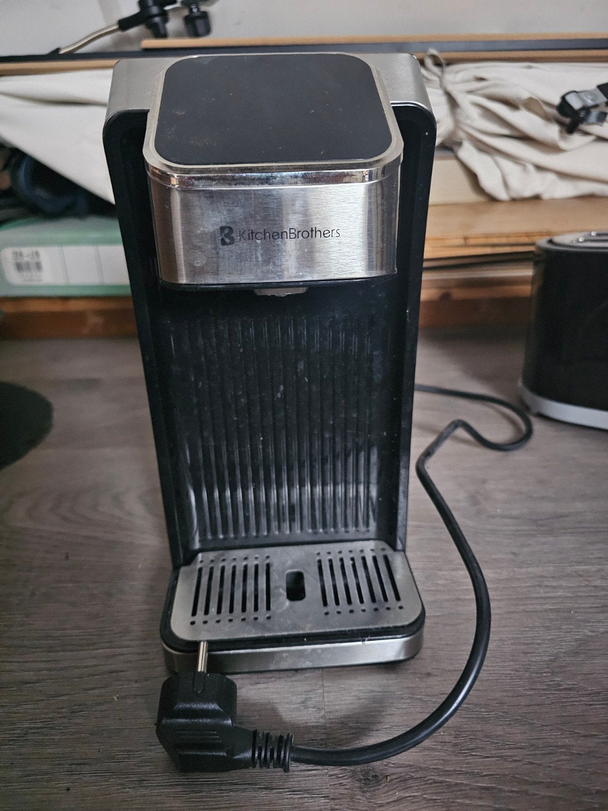 Heet water dispenser - KitchenBrothers, 10 kopjes of meer, Ophalen, Zo goed als nieuw