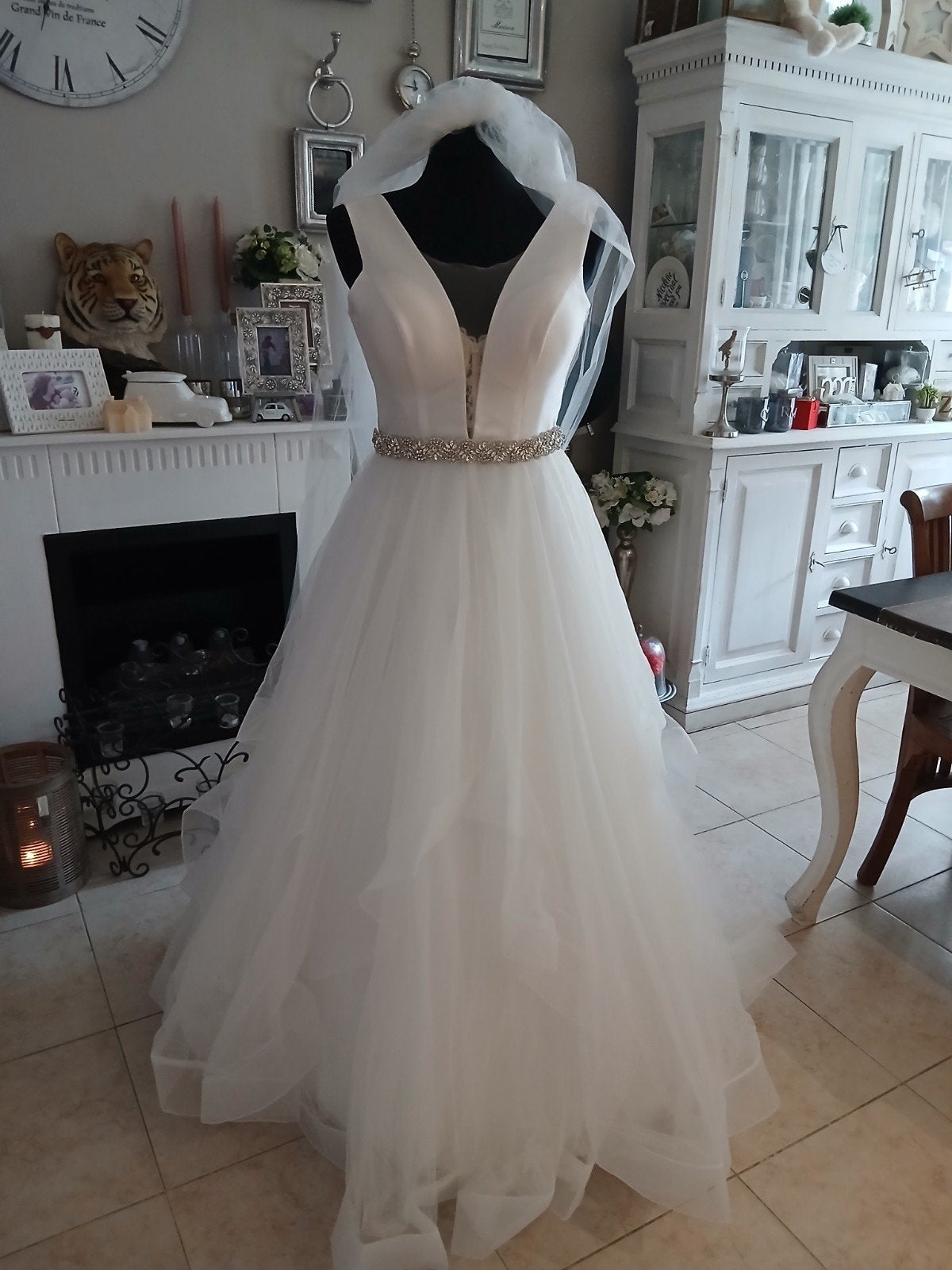 Witte trouwjurk met hoepel, sluier en Strass riempje, Kleding | Dames, Ophalen, Zo goed als nieuw, Wit, Trouwjurk