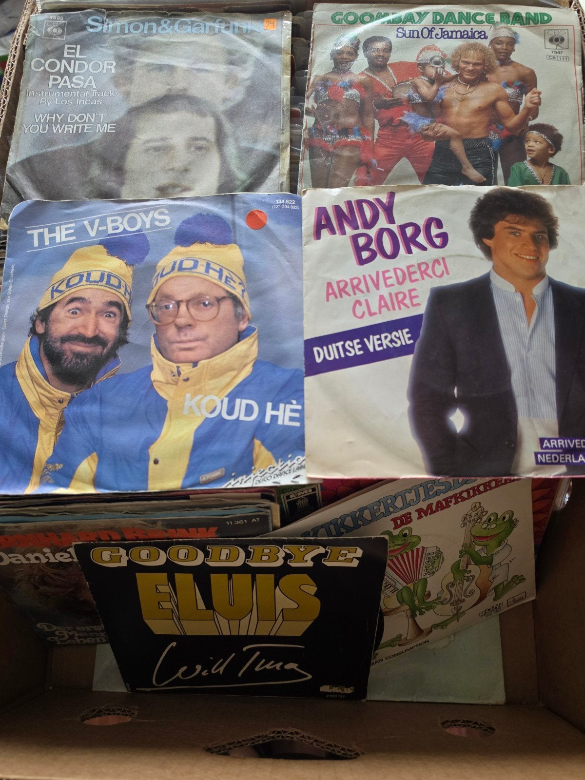 te koop een bananen doos met singels engels&duits&Nederlands, Gebruikt, Originele persing, 7 inch, Ophalen of Verzenden