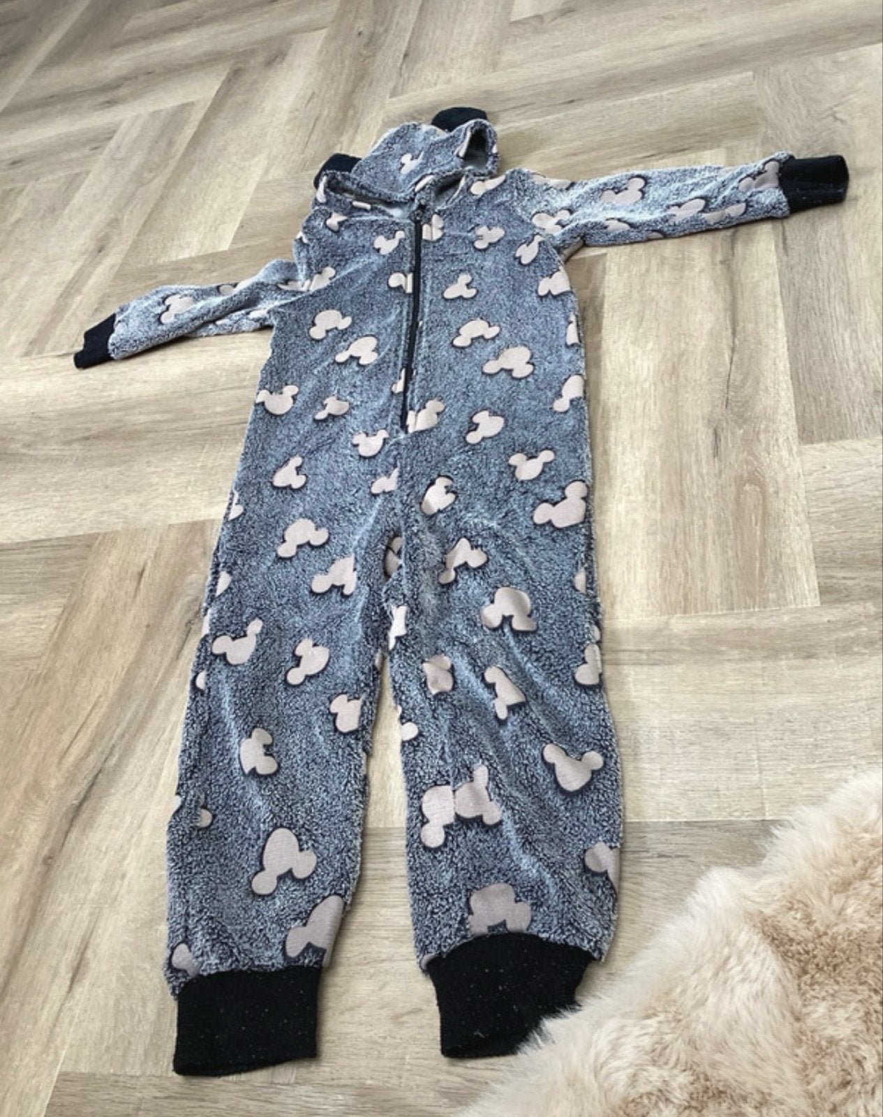 Mickey Mouse Onesie - Maat 98/104, Ophalen of Verzenden, Zo goed als nieuw, Jongen of Meisje, Nacht- of Onderkleding