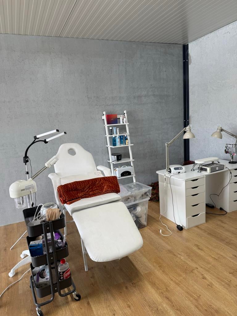 Complete schoonheidssalon, Sieraden, Tassen en Uiterlijk, Uiterlijk | Cosmetica en Make-up, Handen en Nagels, Ophalen of Verzenden