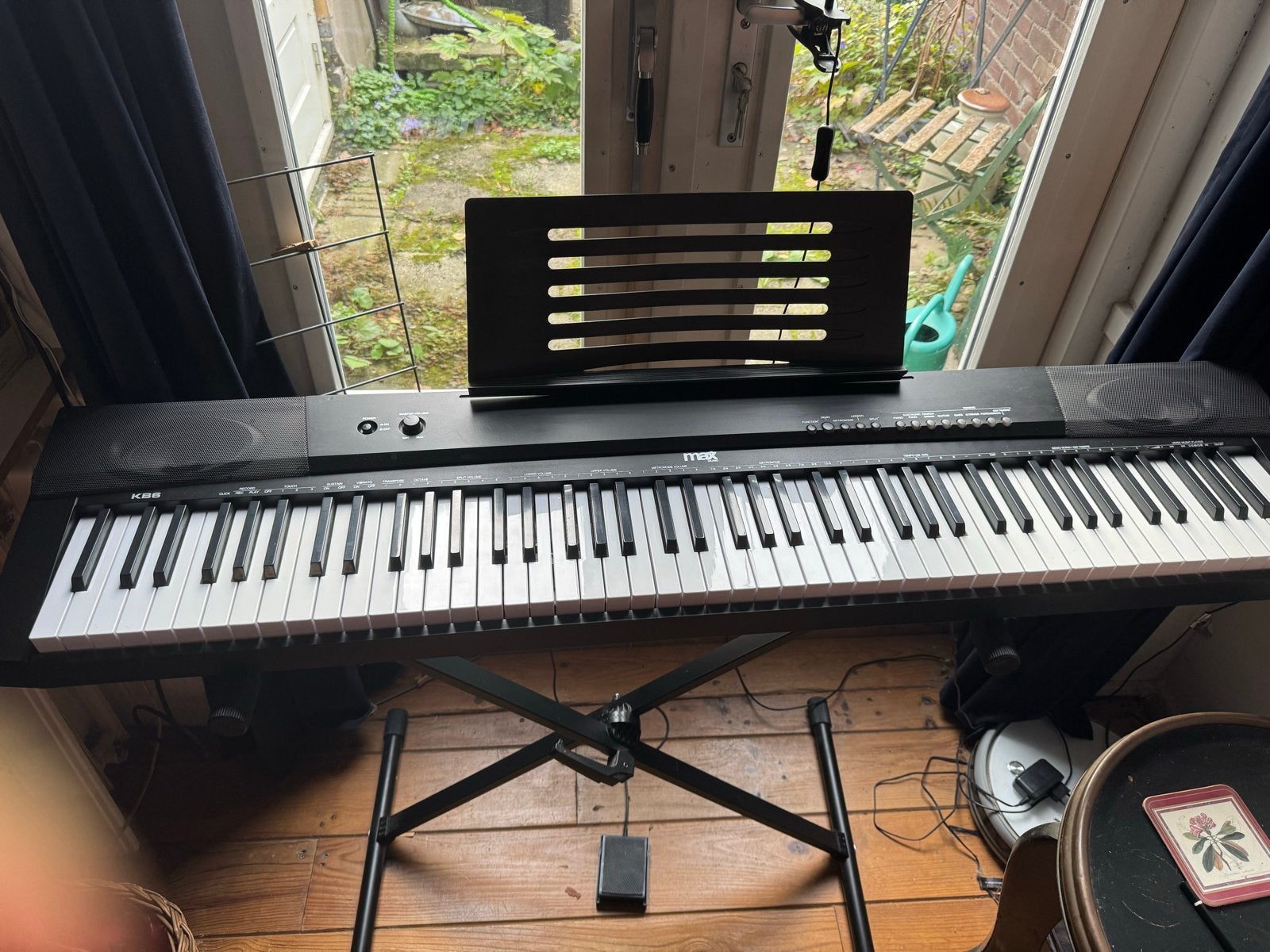 Max Music KB6 Digitaal Piano 88 toetsen met standaard, Muziek en Instrumenten, 88 toetsen, Zo goed als nieuw, Met standaard, Ophalen