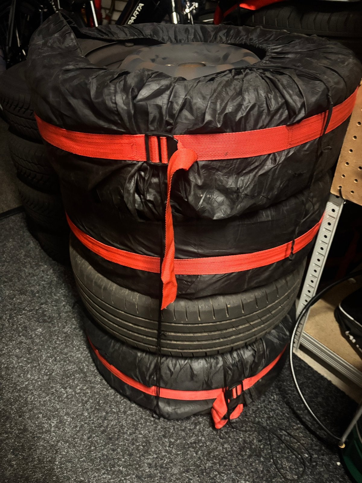 Vredestein sportrac 5 185/60R15 84H, Ophalen, 15 inch, 185 mm, Band(en)