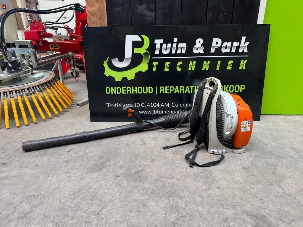 STIHL BR 350 ruggedragen bladblazer, Tuin en Terras, Benzine, Gebruikt, Ruggedragen, STIHL