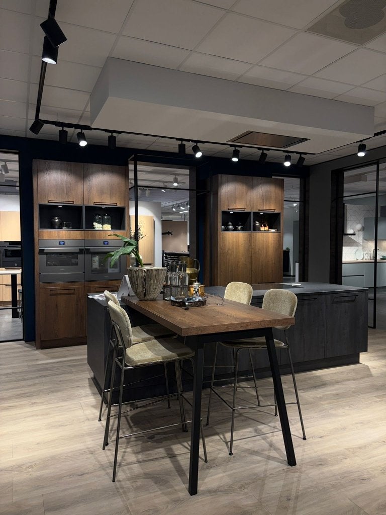 Eiland showroomkeuken van €21.500 nu voor €9.600, Ophalen, Overige typen, Met kookeiland, Grijs