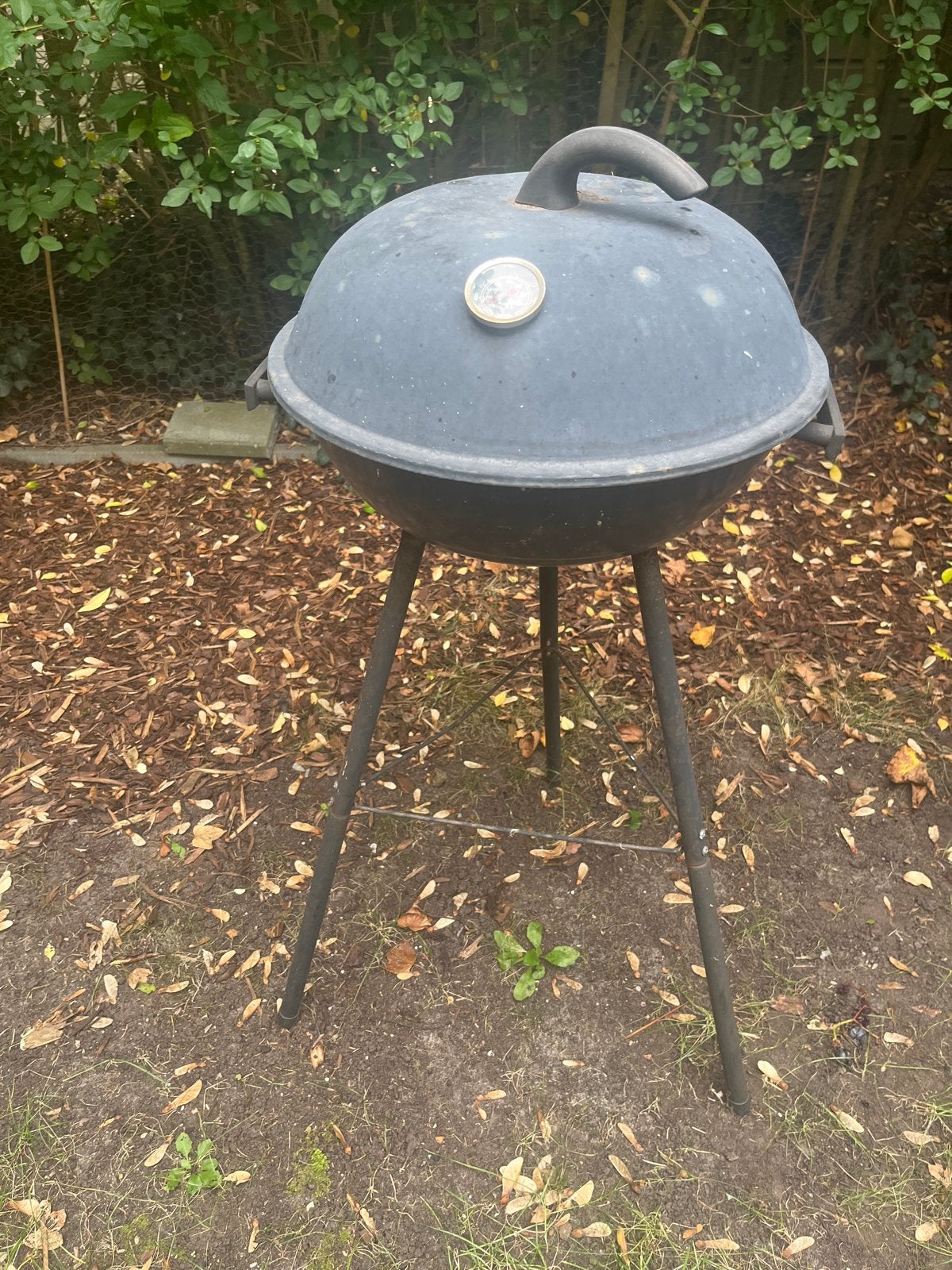Gebruikte BBQ met deksel en thermometer, Ophalen, Gebruikt