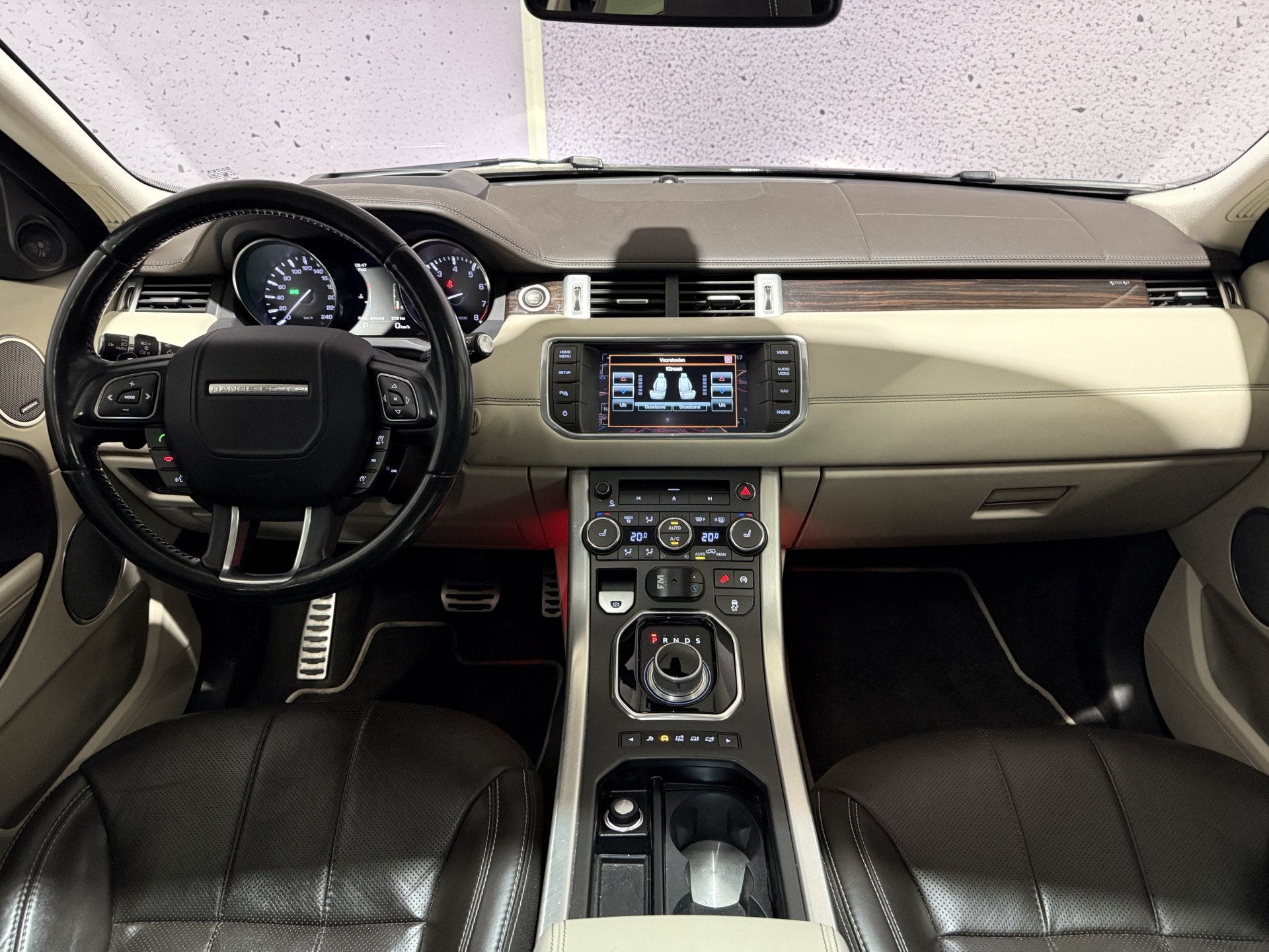 Land Rover Range Rover Evoque 2.0 Si 4WD Autobiography // PA, Auto's, Automaat, Euro 5, Beige, 4 cilinders