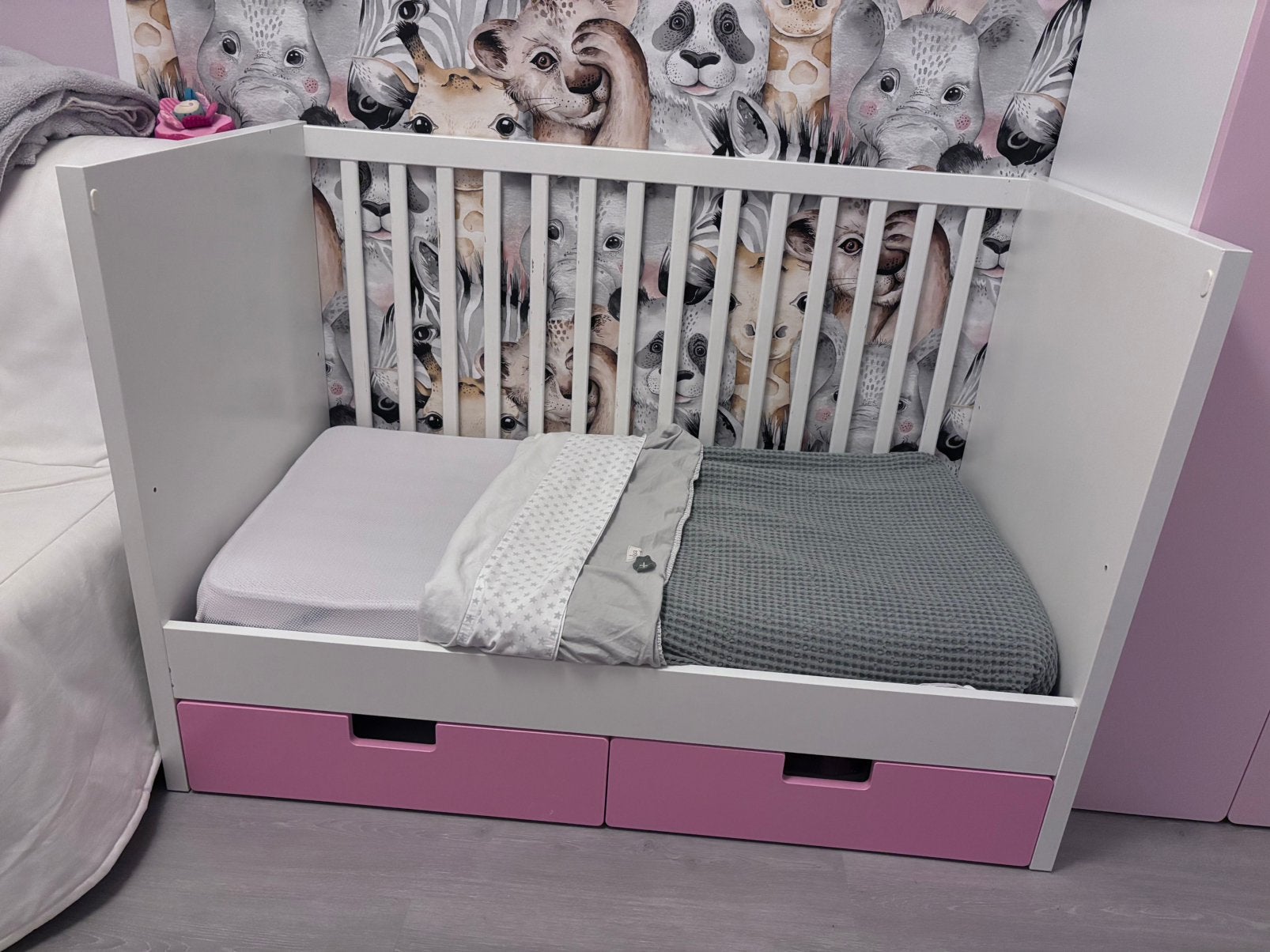 Stuva ledikant en doorgroei bedje (0-4 jaar), Ophalen, Zo goed als nieuw, Minder dan 140 cm, Matras