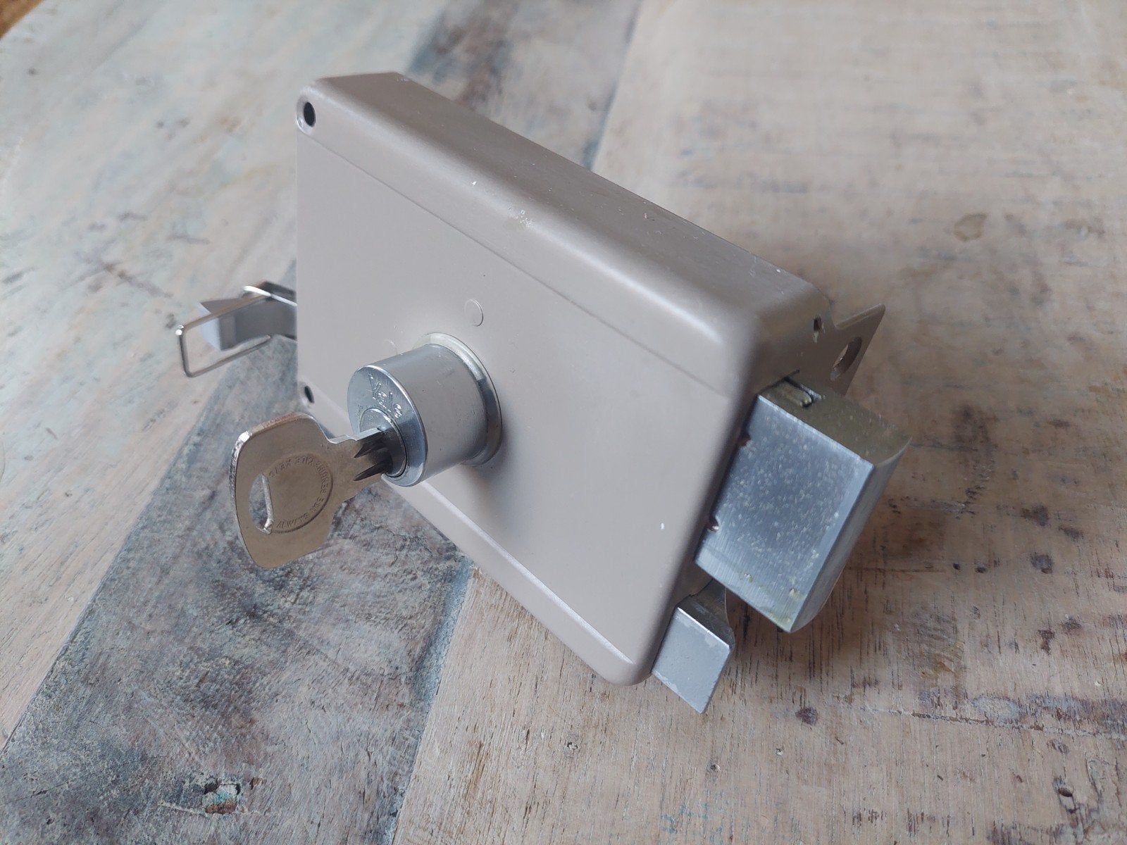 Yale oplegslot doornmaat 60 mm, Ophalen of Verzenden, Slot