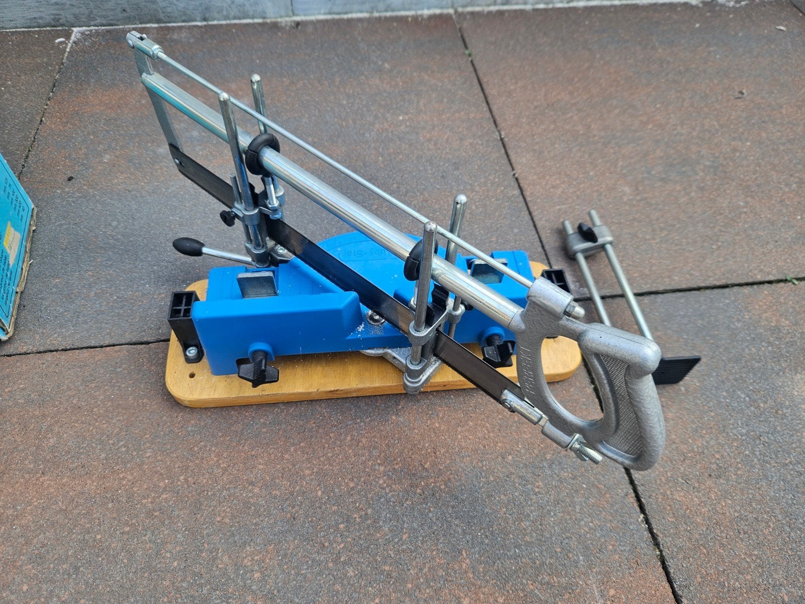 Handzaag met verstekbak - Zo goed als nieuw, Tuin en Terras, Ophalen of Verzenden, Zo goed als nieuw, Handzaag