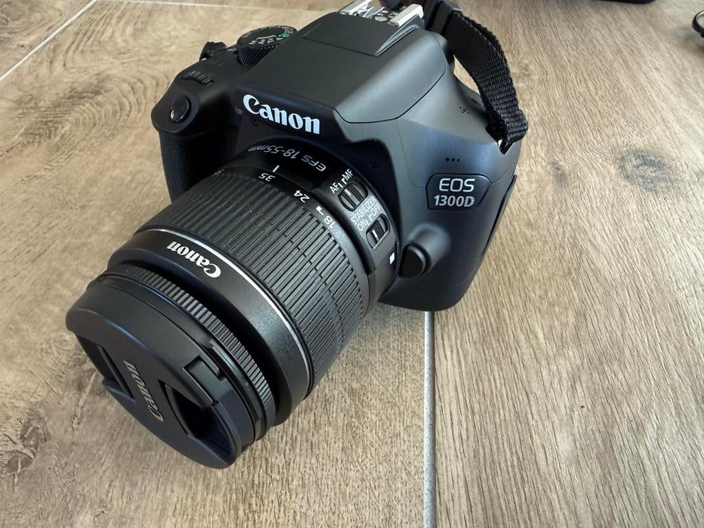 Canon EOS 1300D DSLR Camera met, Ophalen, Zo goed als nieuw, Canon, 8 keer of meer