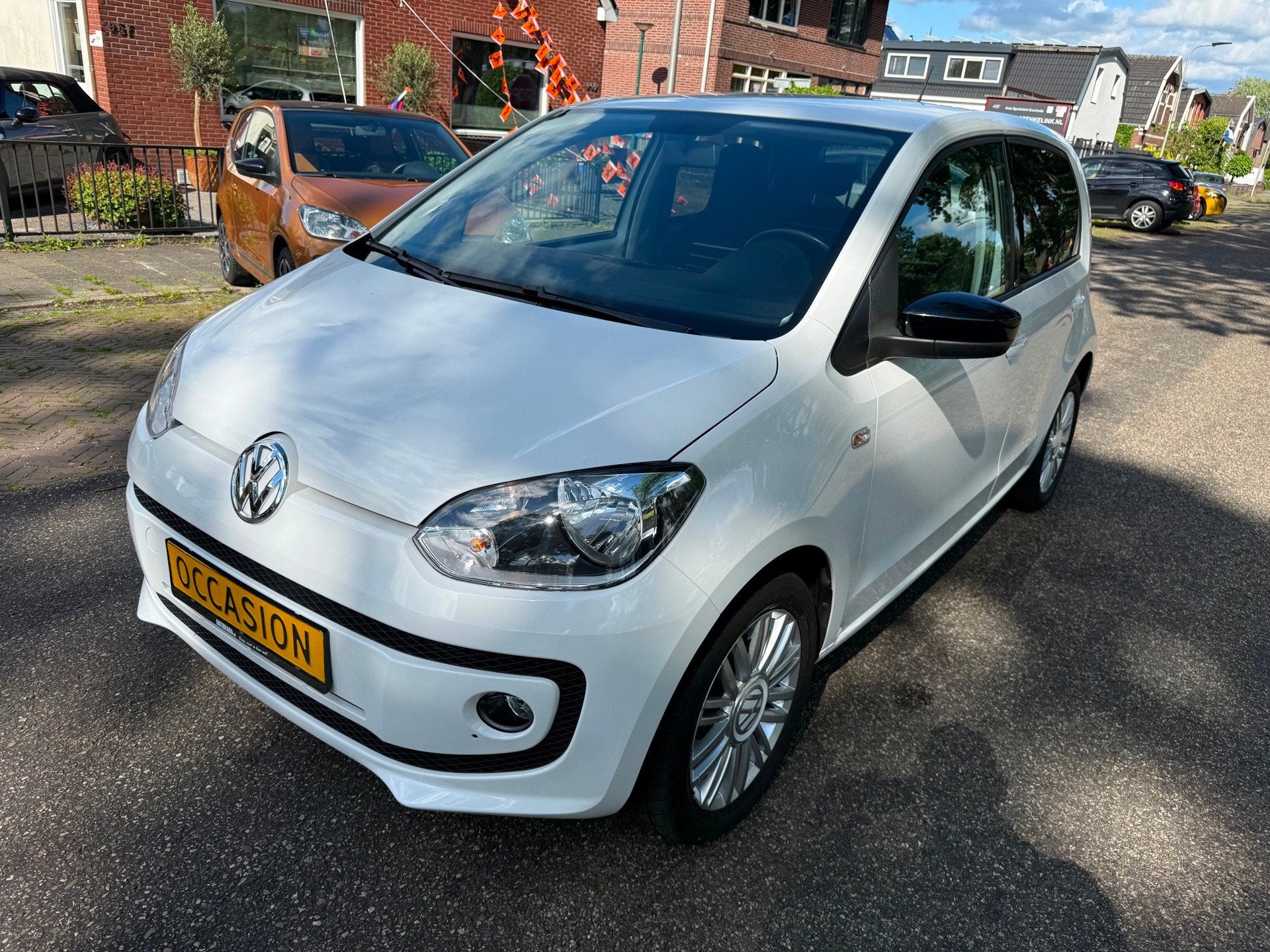 Volkswagen Up! 1.0 high up! BlueMotion Cup Uitv 5Drs, Auto's, Volkswagen, Voorwielaandrijving, Euro 5, Stof, Gebruikt