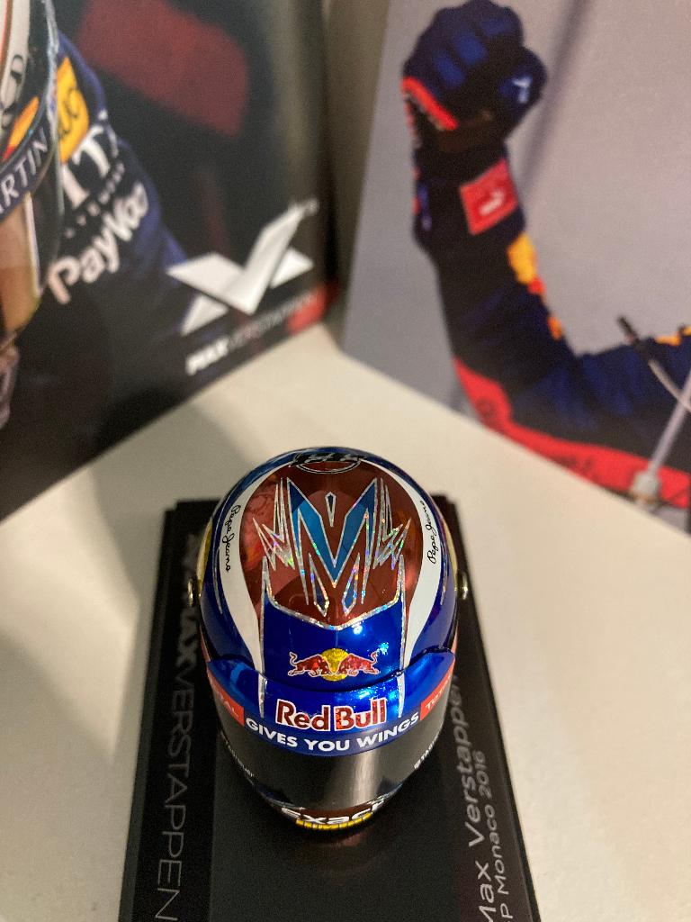 ✅ Max Verstappen 1:8 helm 2016 Monaco editie 17 fanshop, Verzamelen, Automerken, Motoren en Formule 1, Ophalen of Verzenden, Nieuw