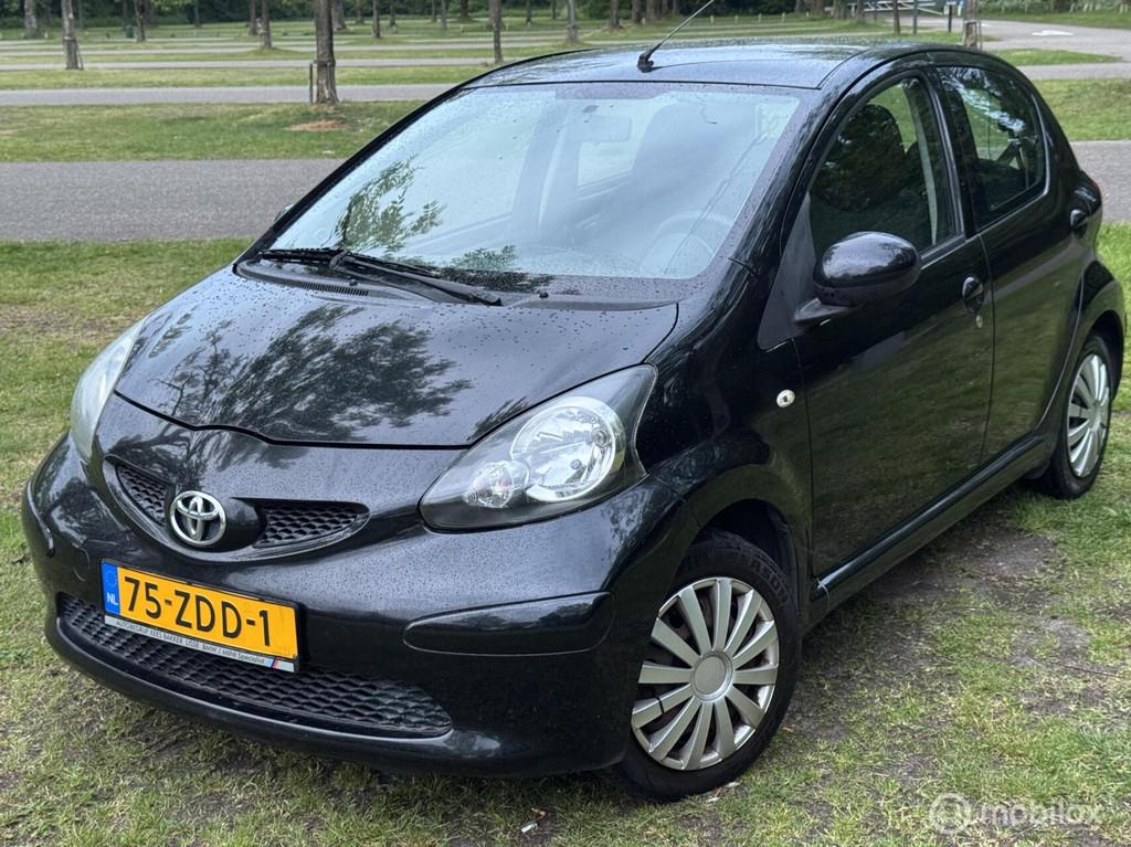 Toyota Aygo 1.0 Nieuw APK!, Voorwielaandrijving, Gebruikt, 4 stoelen, Bedrijf