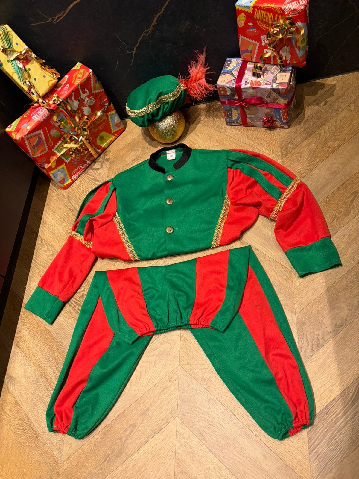 Pietenpak maat 152 groen rood kwaliteit Sinterklaas, Diversen, Ophalen of Verzenden, Zo goed als nieuw