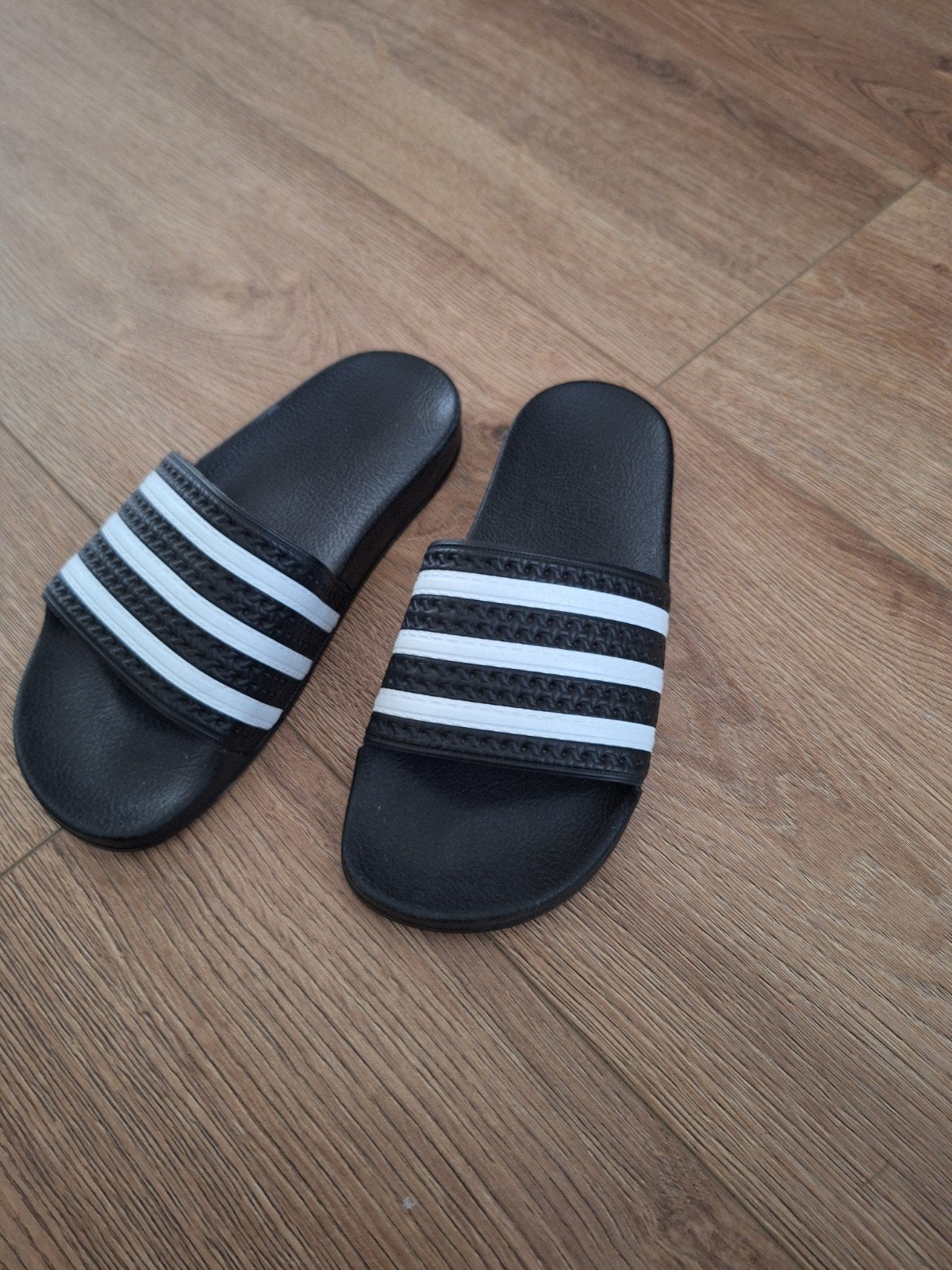 Adidas Adilette slippers - Zwart met witte strepen, Slippers, Adidas, Zwart, Ophalen of Verzenden
